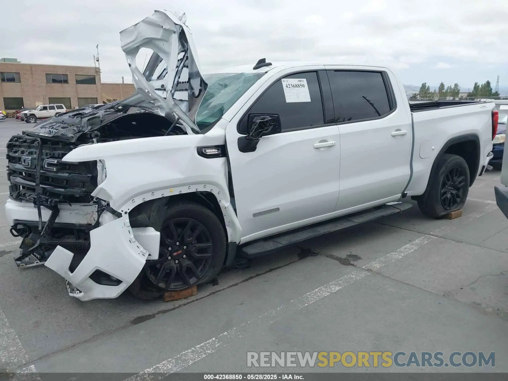 2 Photograph of a damaged car 3GTU9CETXMG375164 GMC SIERRA 1500 2021