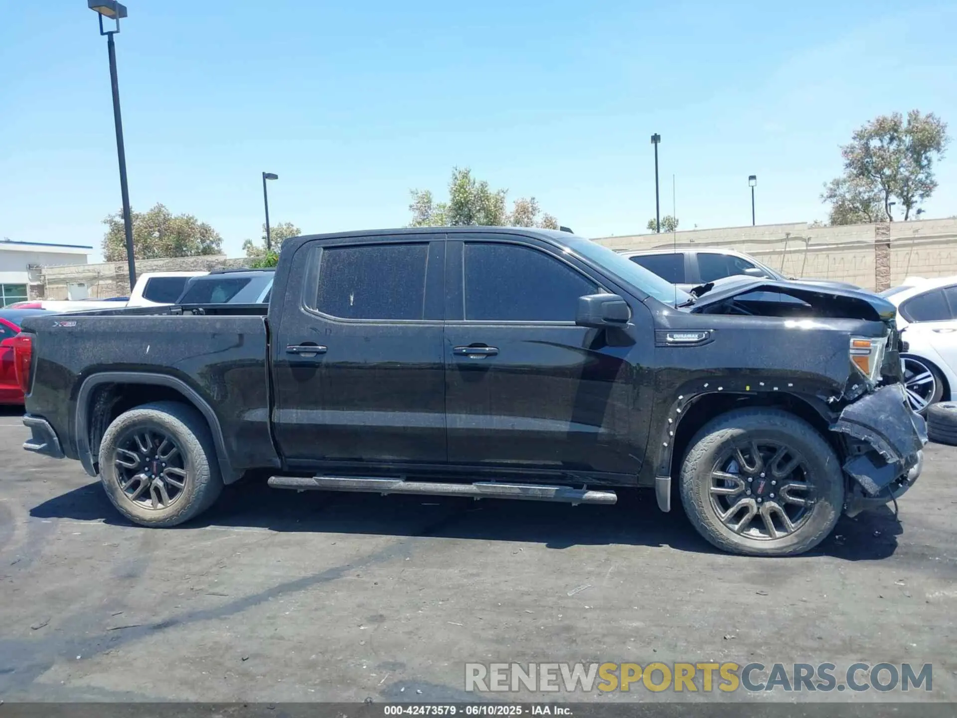 13 Photograph of a damaged car 3GTU9CETXMG376539 GMC SIERRA 1500 2021