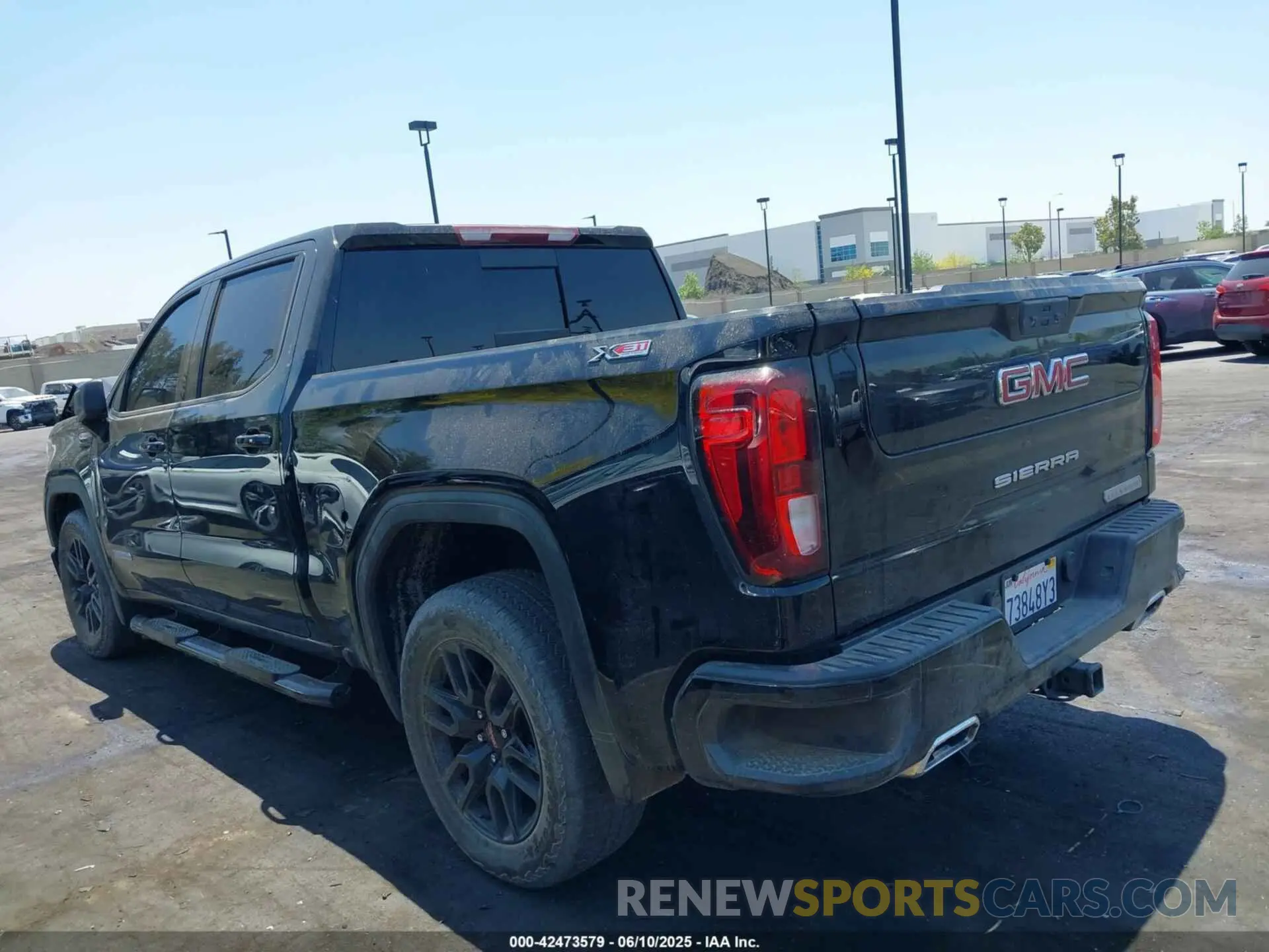 14 Photograph of a damaged car 3GTU9CETXMG376539 GMC SIERRA 1500 2021