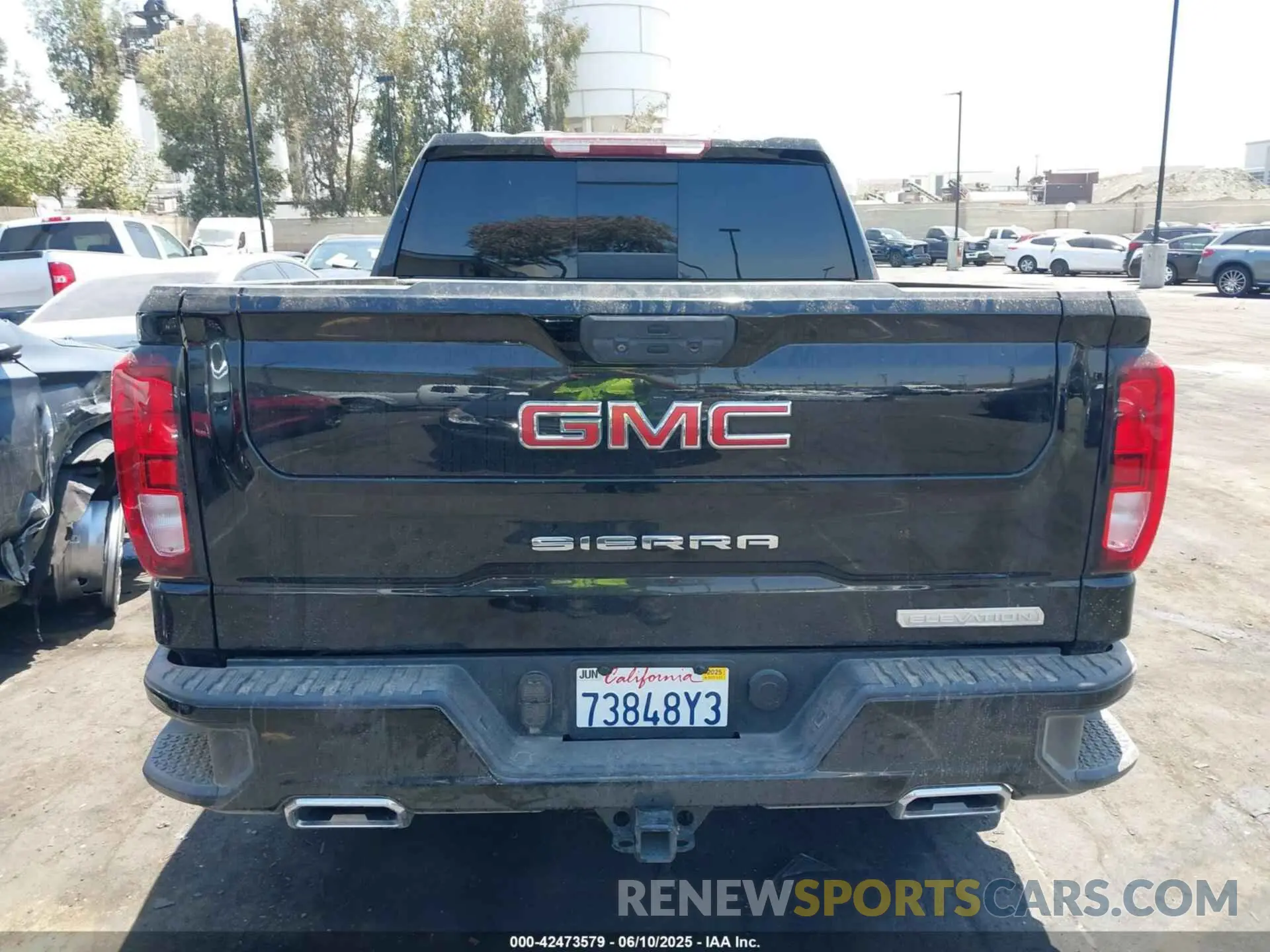 16 Photograph of a damaged car 3GTU9CETXMG376539 GMC SIERRA 1500 2021