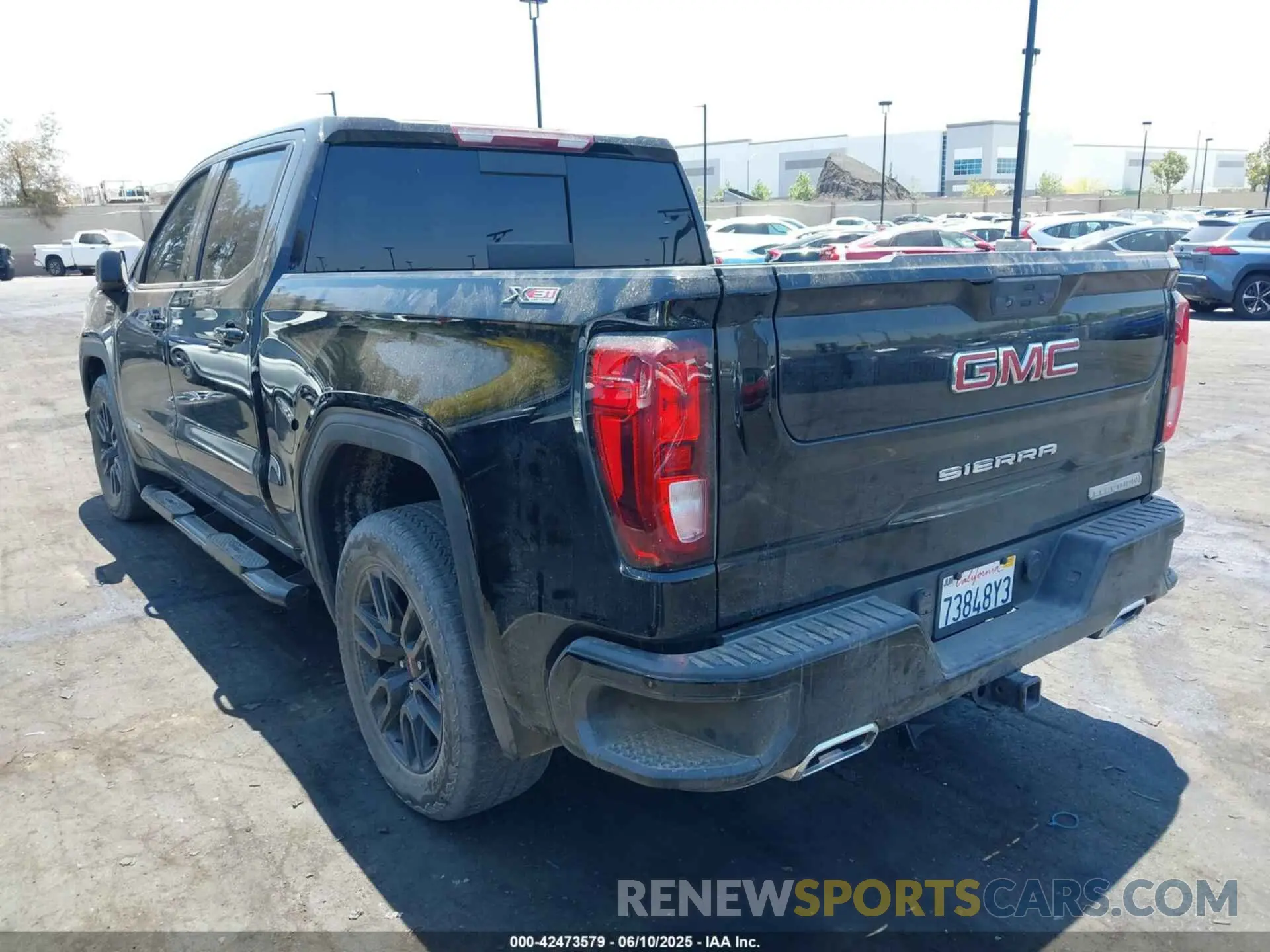 3 Photograph of a damaged car 3GTU9CETXMG376539 GMC SIERRA 1500 2021