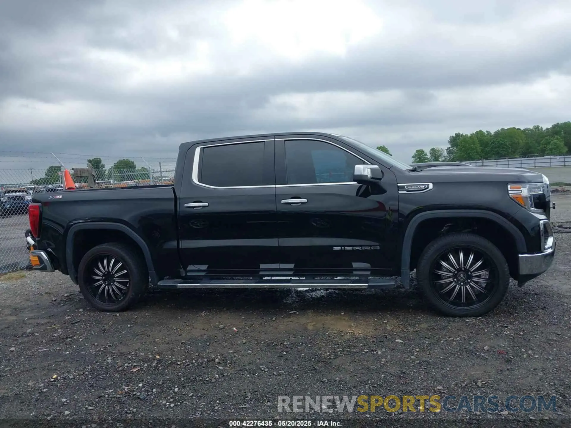 13 Photograph of a damaged car 3GTU9DED4MG474819 GMC SIERRA 1500 2021