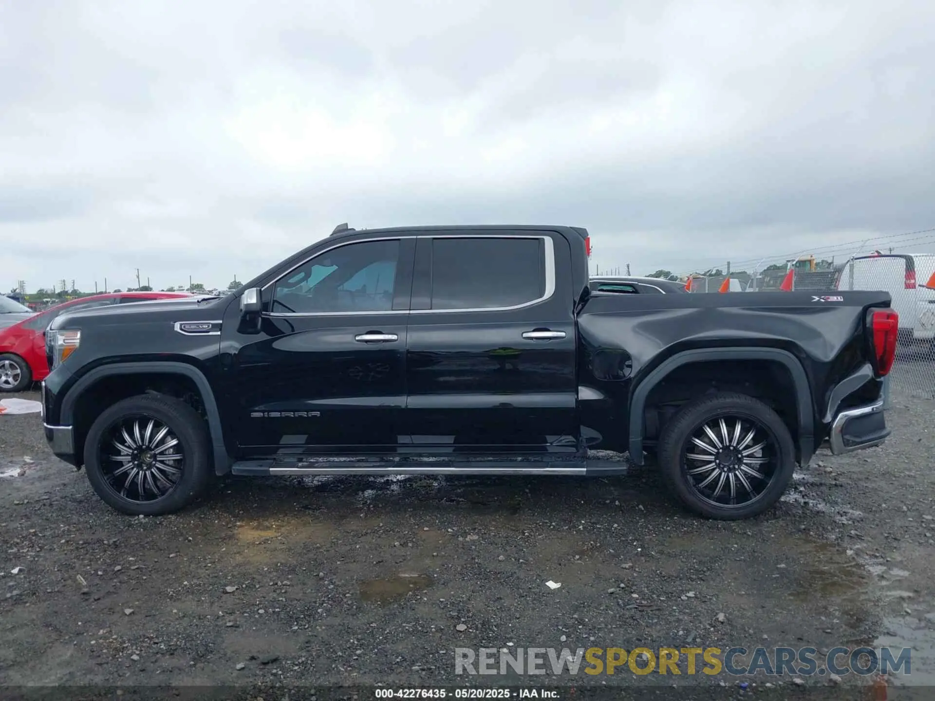14 Photograph of a damaged car 3GTU9DED4MG474819 GMC SIERRA 1500 2021