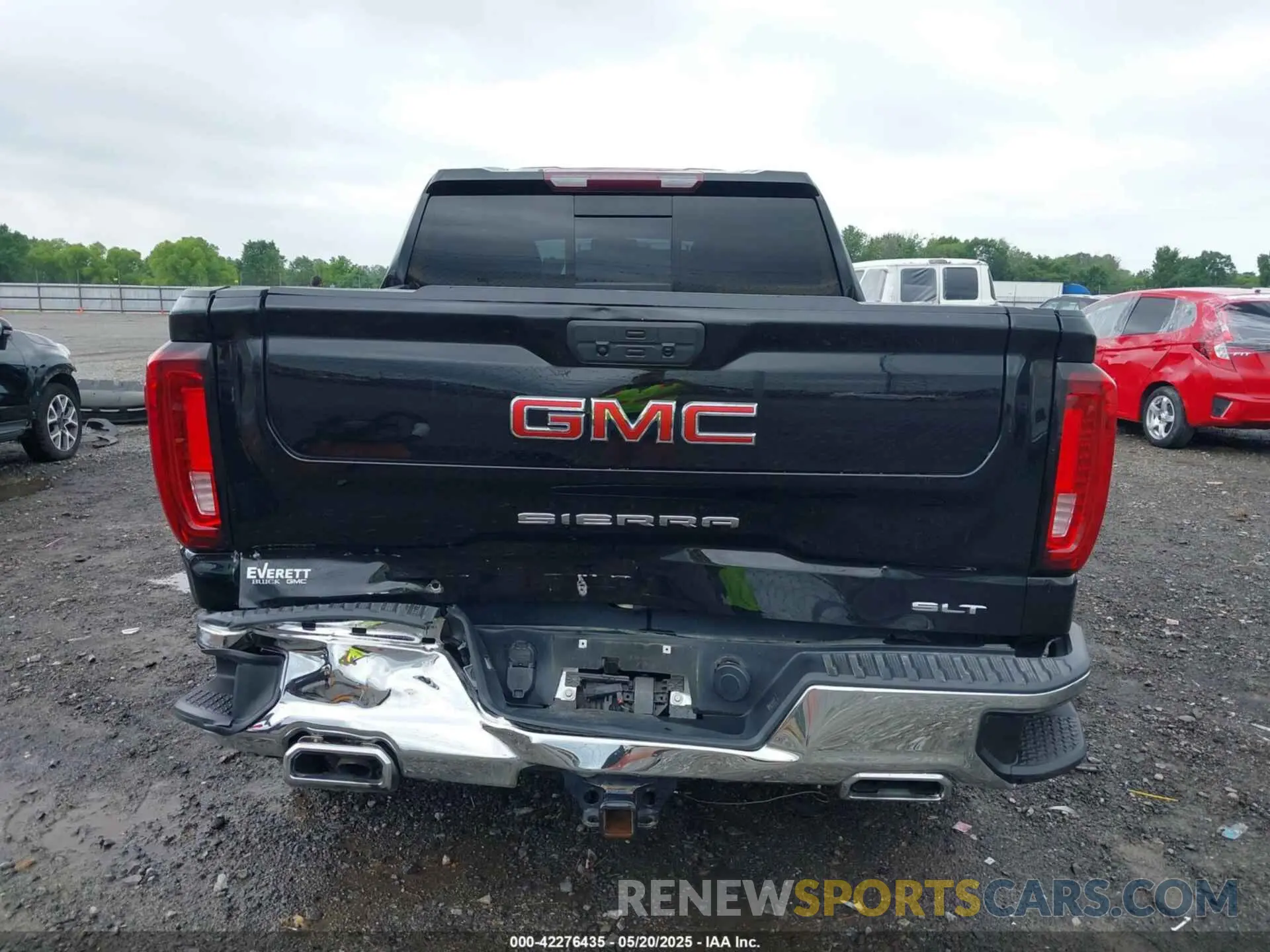 16 Photograph of a damaged car 3GTU9DED4MG474819 GMC SIERRA 1500 2021
