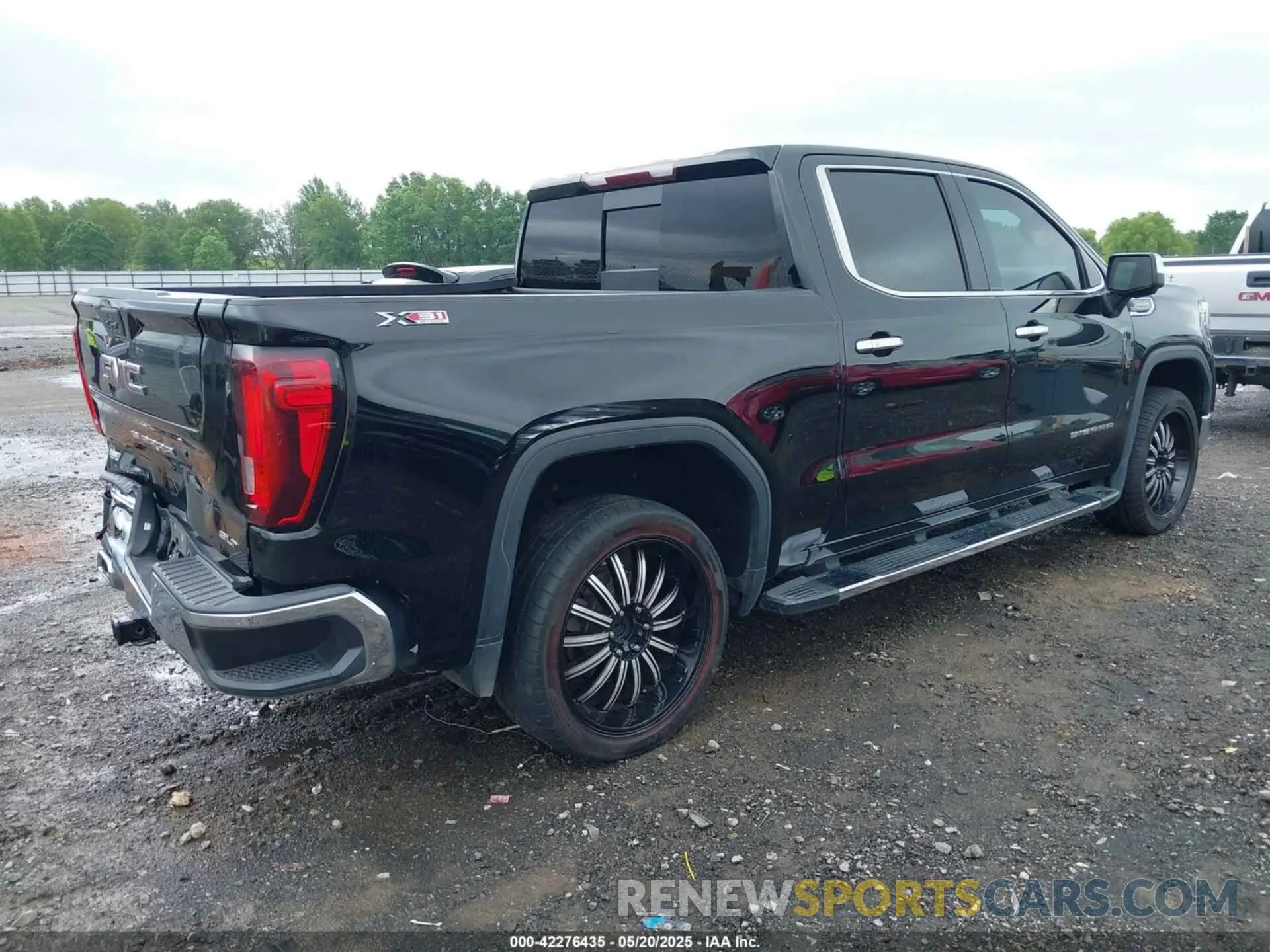 4 Photograph of a damaged car 3GTU9DED4MG474819 GMC SIERRA 1500 2021
