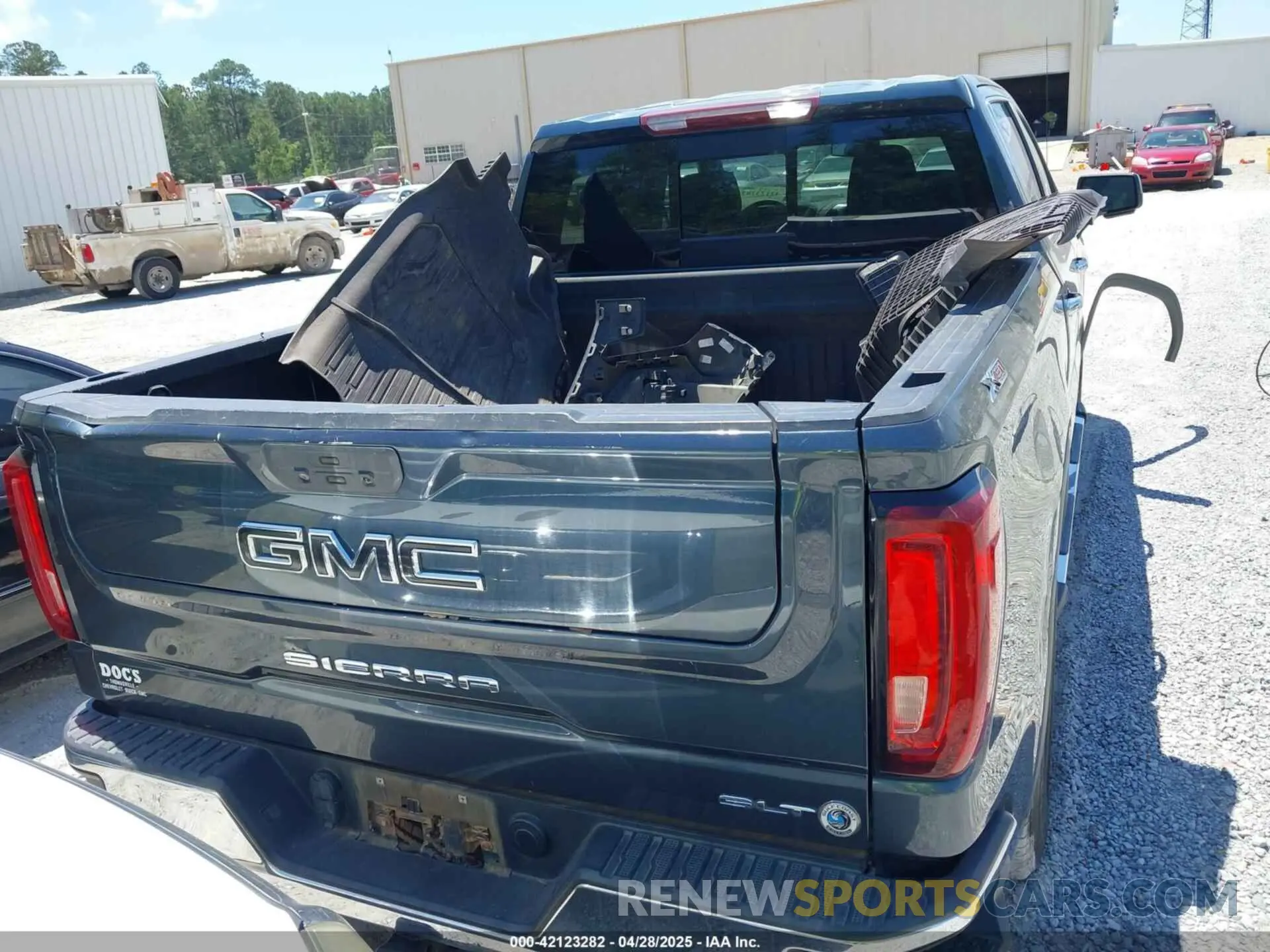 17 Photograph of a damaged car 3GTU9DED5MG150987 GMC SIERRA 1500 2021