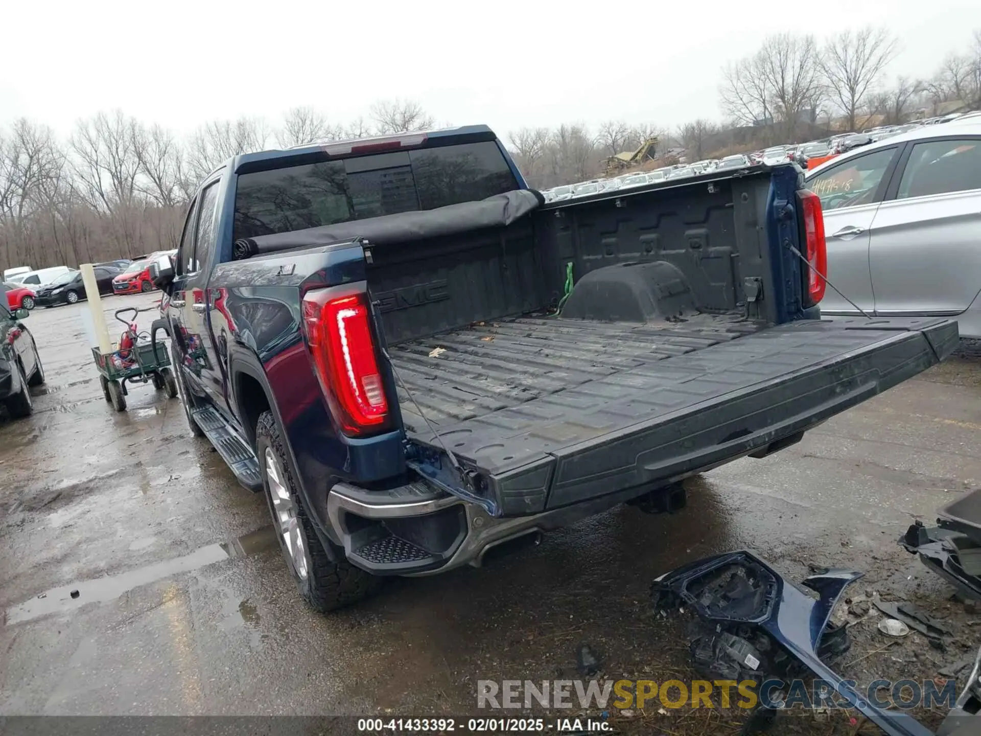 3 Photograph of a damaged car 3GTU9DEL0MG262362 GMC SIERRA 1500 2021