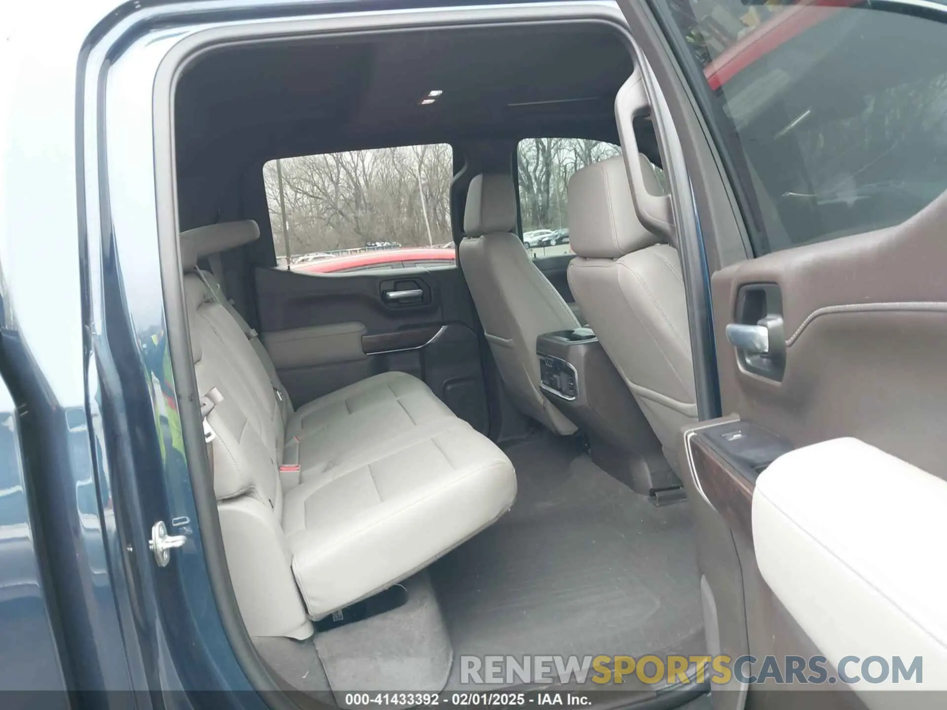 8 Photograph of a damaged car 3GTU9DEL0MG262362 GMC SIERRA 1500 2021