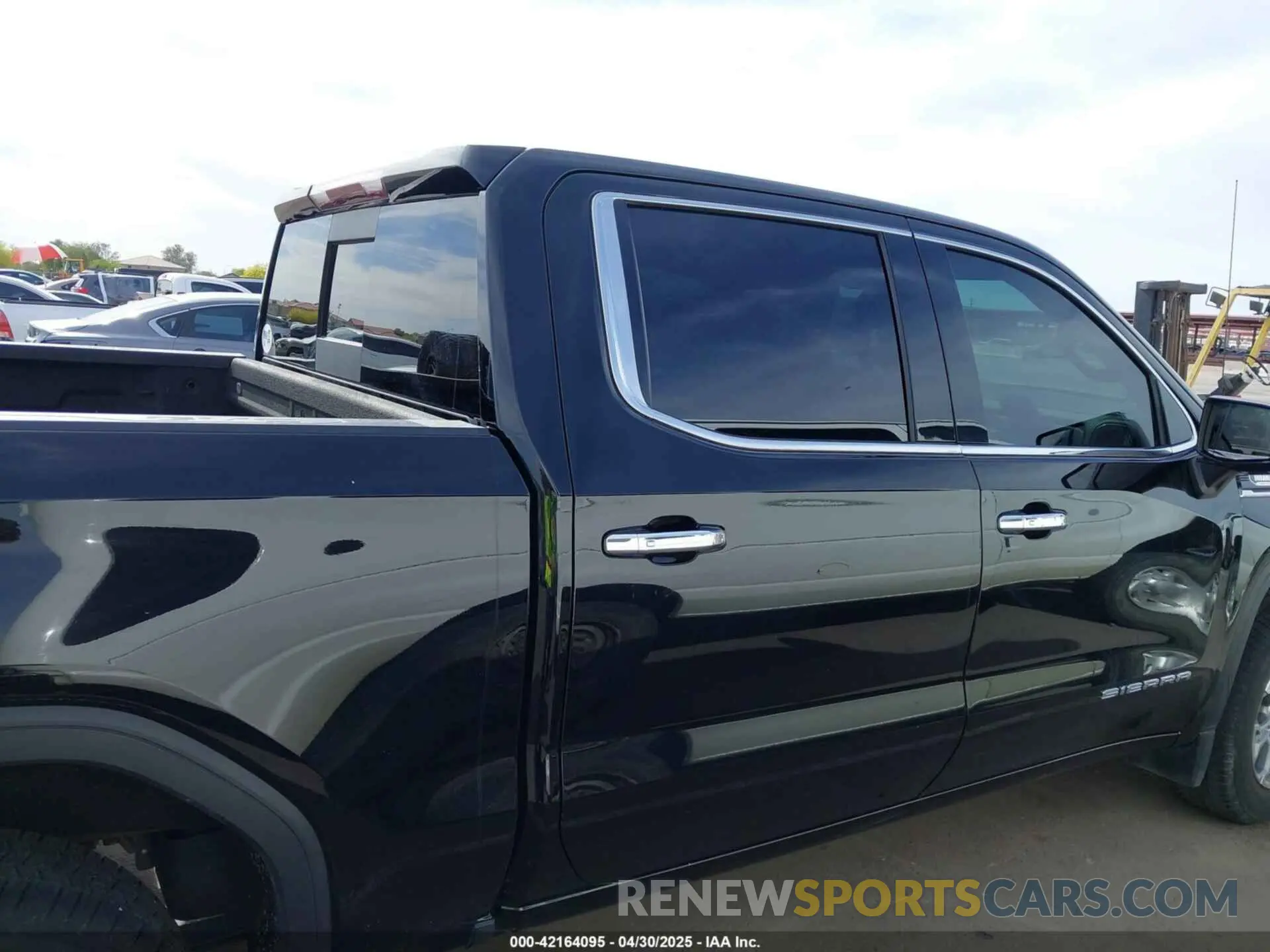 13 Photograph of a damaged car 3GTU9DET7MG420888 GMC SIERRA 1500 2021