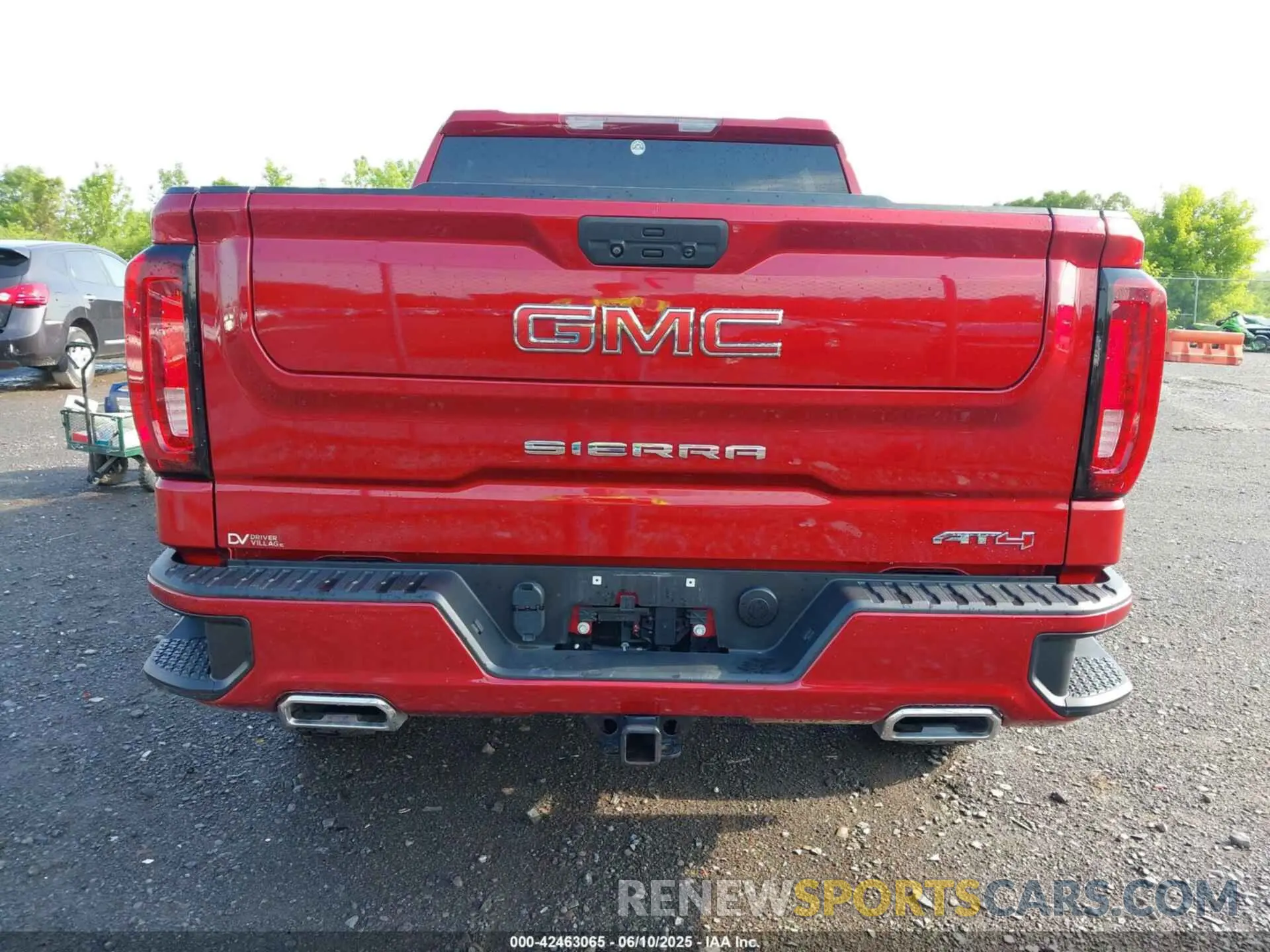 16 Photograph of a damaged car 3GTU9EET0MG408703 GMC SIERRA 1500 2021