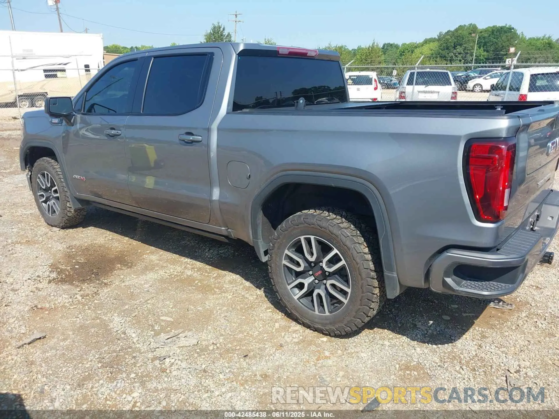 3 Photograph of a damaged car 3GTU9EET3MG431831 GMC SIERRA 1500 2021