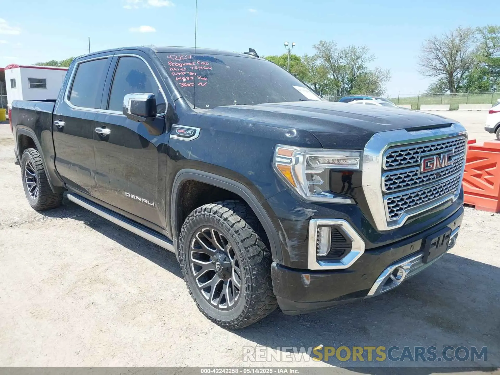 1 Photograph of a damaged car 3GTU9FEL2MG103368 GMC SIERRA 1500 2021