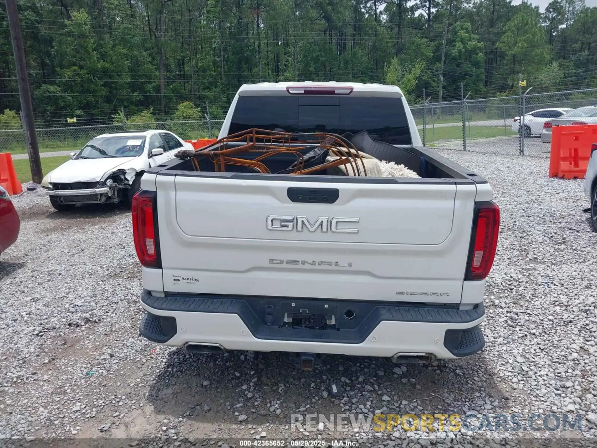 15 Photograph of a damaged car 3GTU9FEL5MG452492 GMC SIERRA 1500 2021
