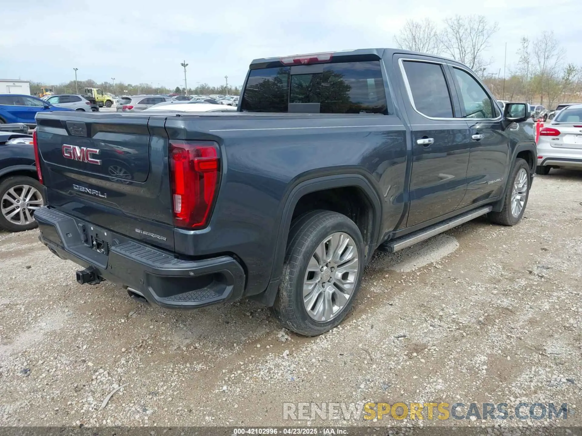 4 Photograph of a damaged car 3GTU9FEL6MG186027 GMC SIERRA 1500 2021