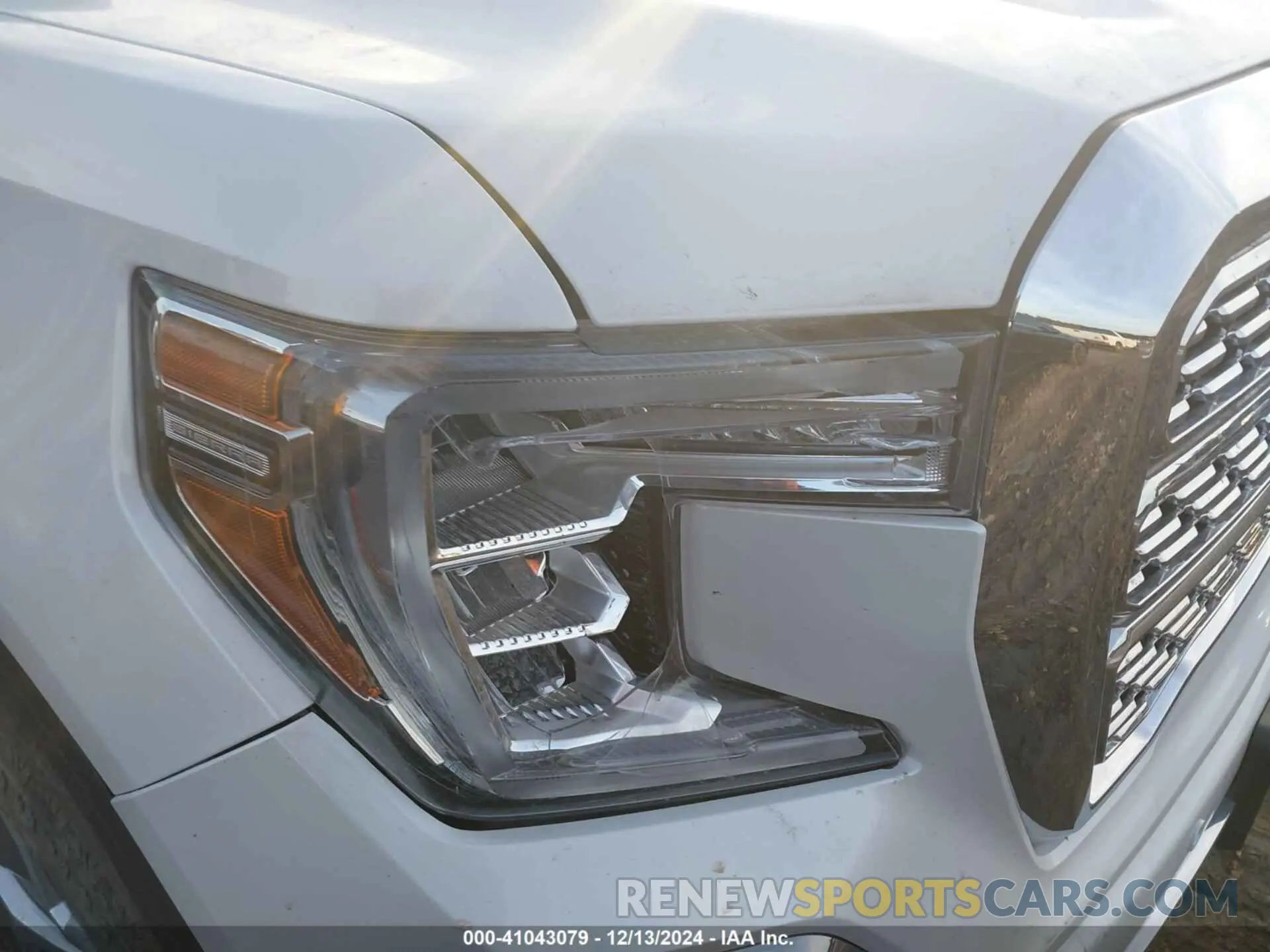 13 Photograph of a damaged car 3GTU9FET7MG349011 GMC SIERRA 1500 2021