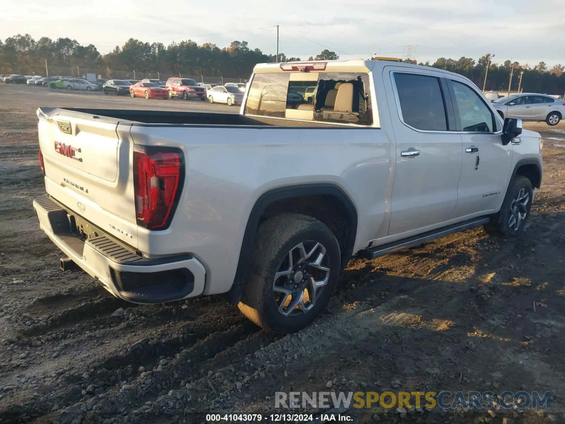 4 Photograph of a damaged car 3GTU9FET7MG349011 GMC SIERRA 1500 2021