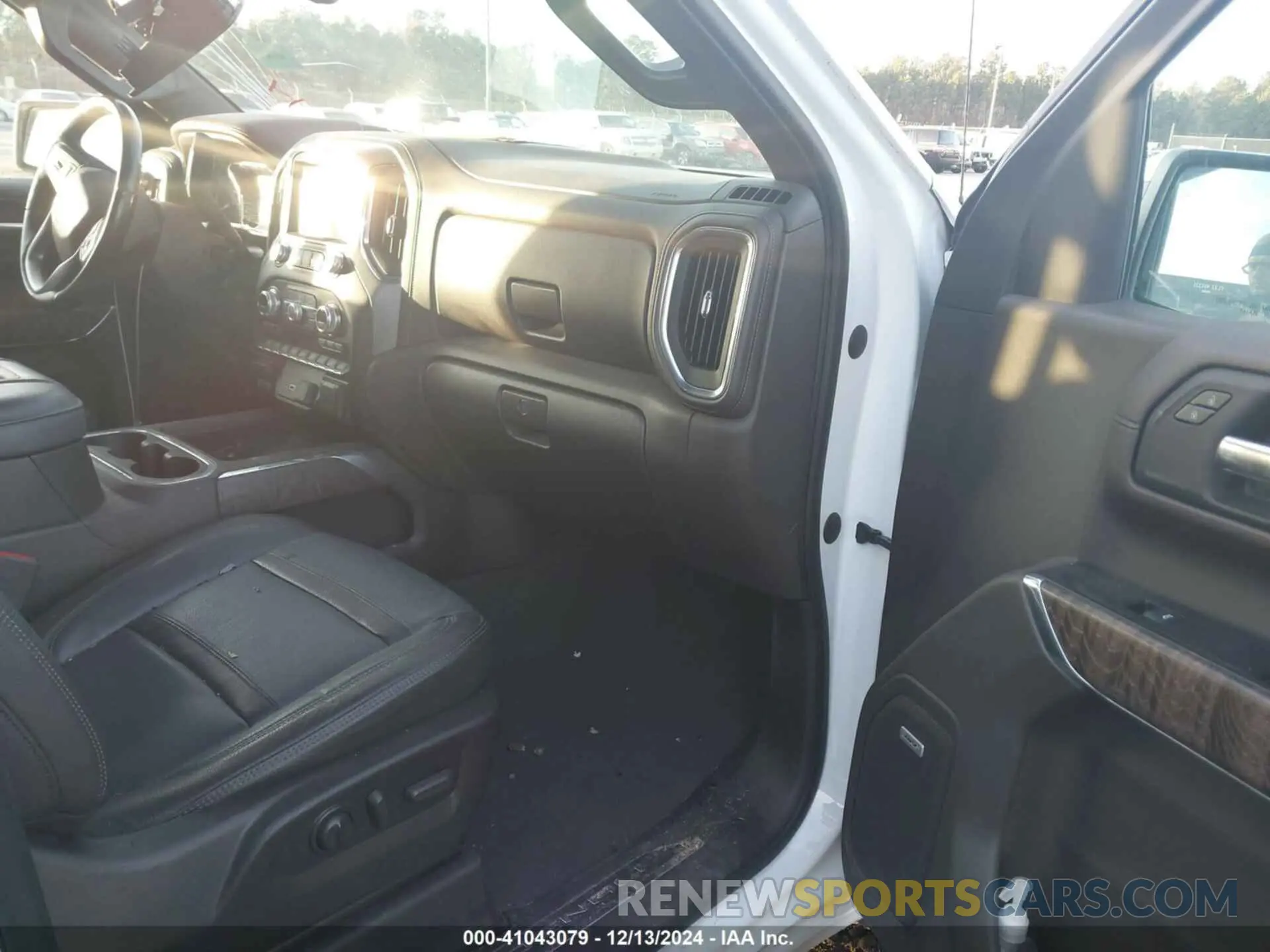 5 Photograph of a damaged car 3GTU9FET7MG349011 GMC SIERRA 1500 2021