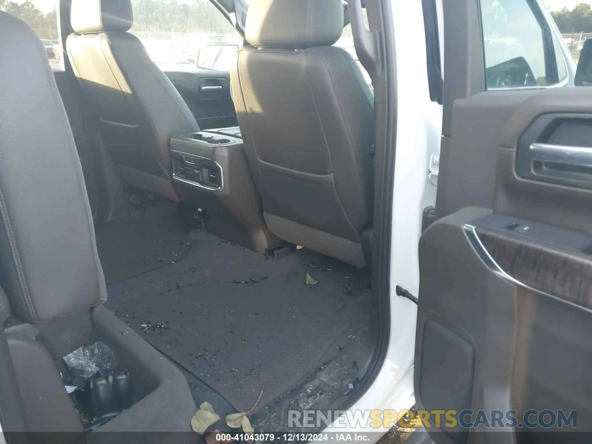 8 Photograph of a damaged car 3GTU9FET7MG349011 GMC SIERRA 1500 2021