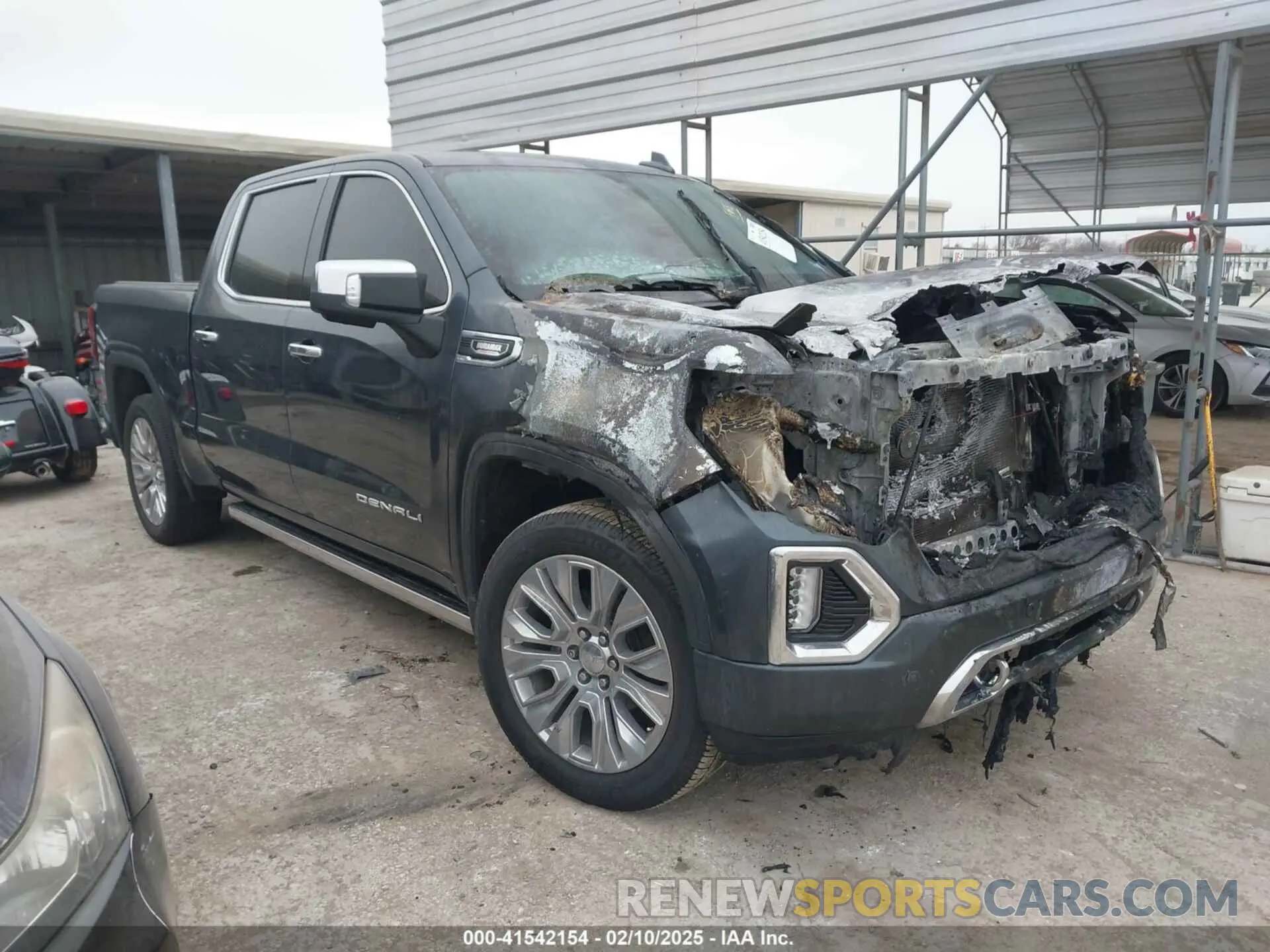 1 Photograph of a damaged car 3GTU9FET9MG181517 GMC SIERRA 1500 2021