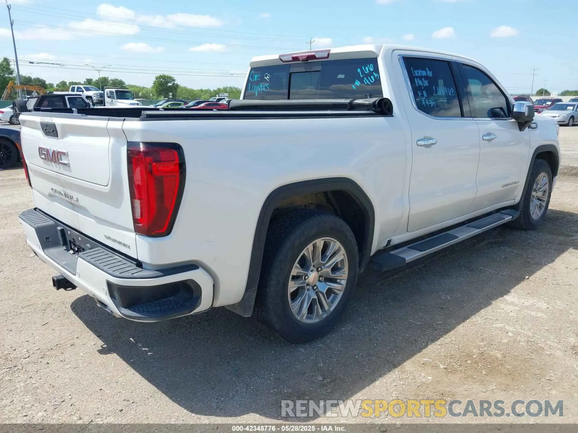 4 Photograph of a damaged car 3GTU9FETXMG266463 GMC SIERRA 1500 2021