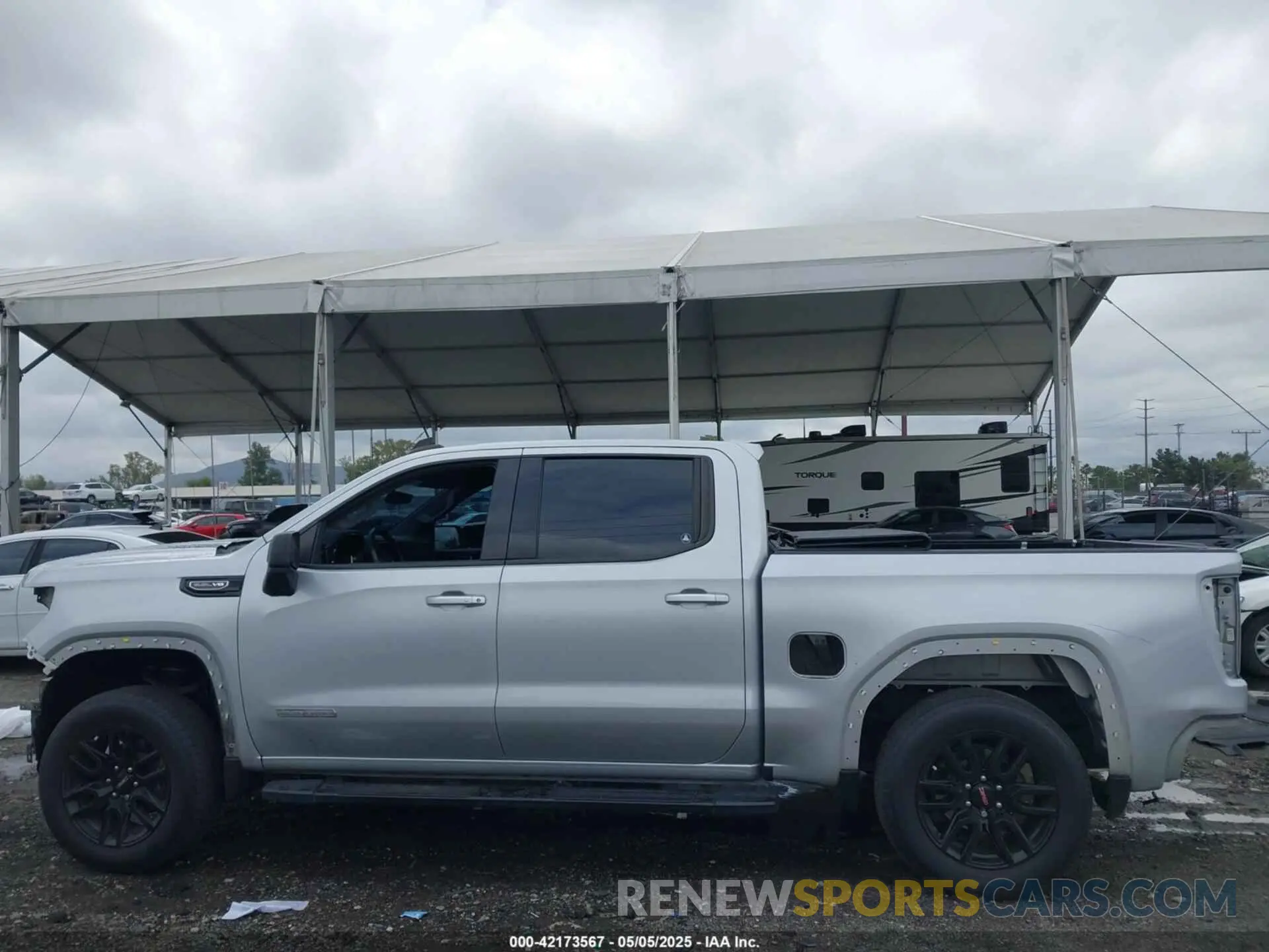 15 Photograph of a damaged car 1GTPHCED9NZ577469 GMC SIERRA 1500 2022