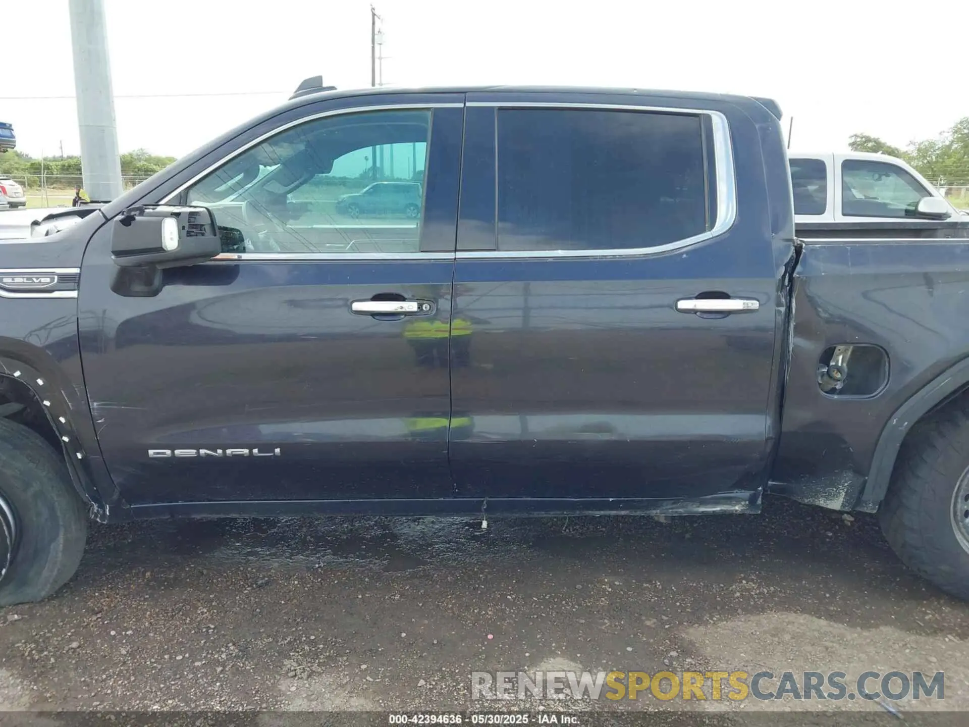 13 Photograph of a damaged car 1GTPHGED5NZ627386 GMC SIERRA 1500 2022