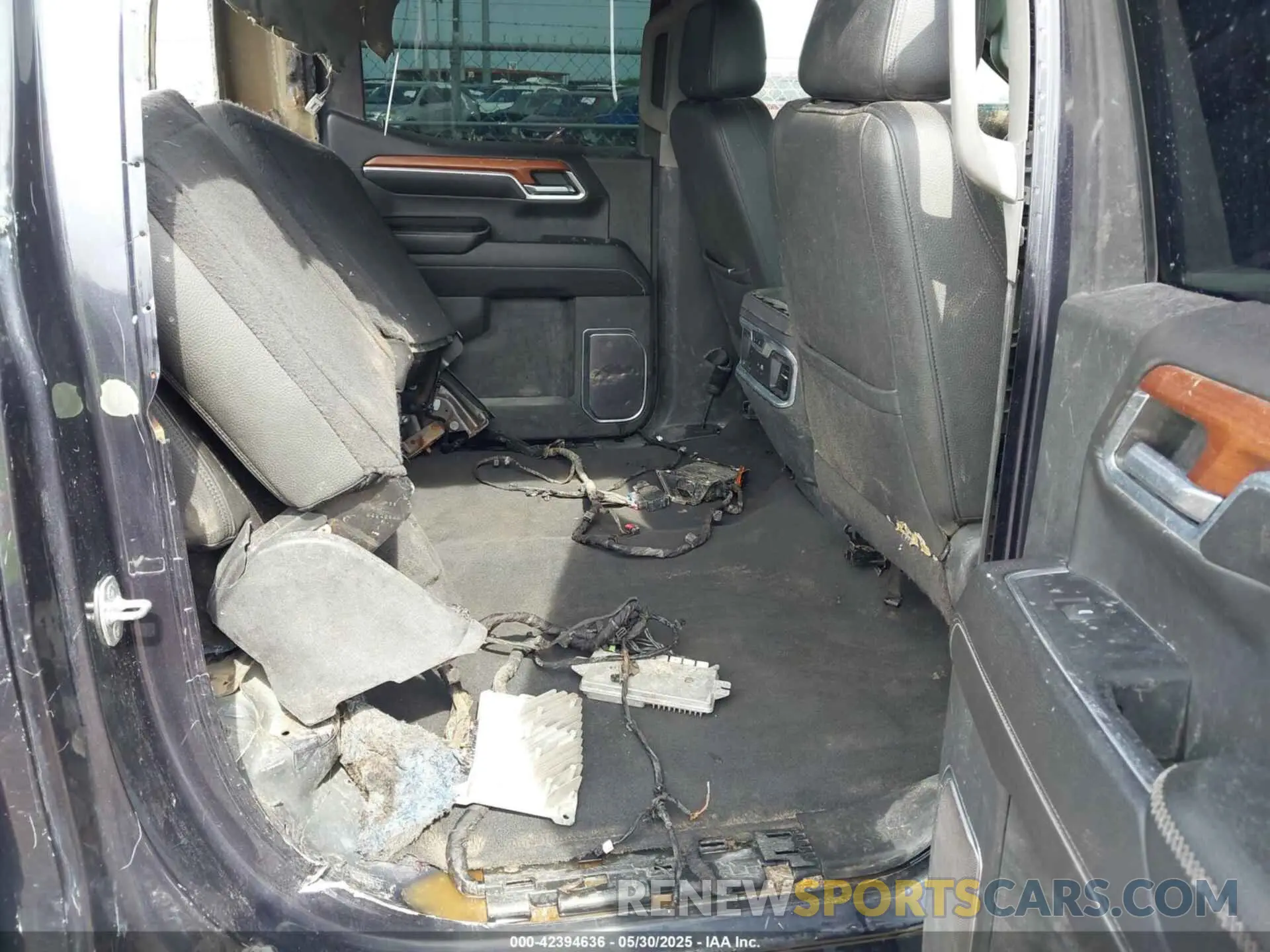 8 Photograph of a damaged car 1GTPHGED5NZ627386 GMC SIERRA 1500 2022