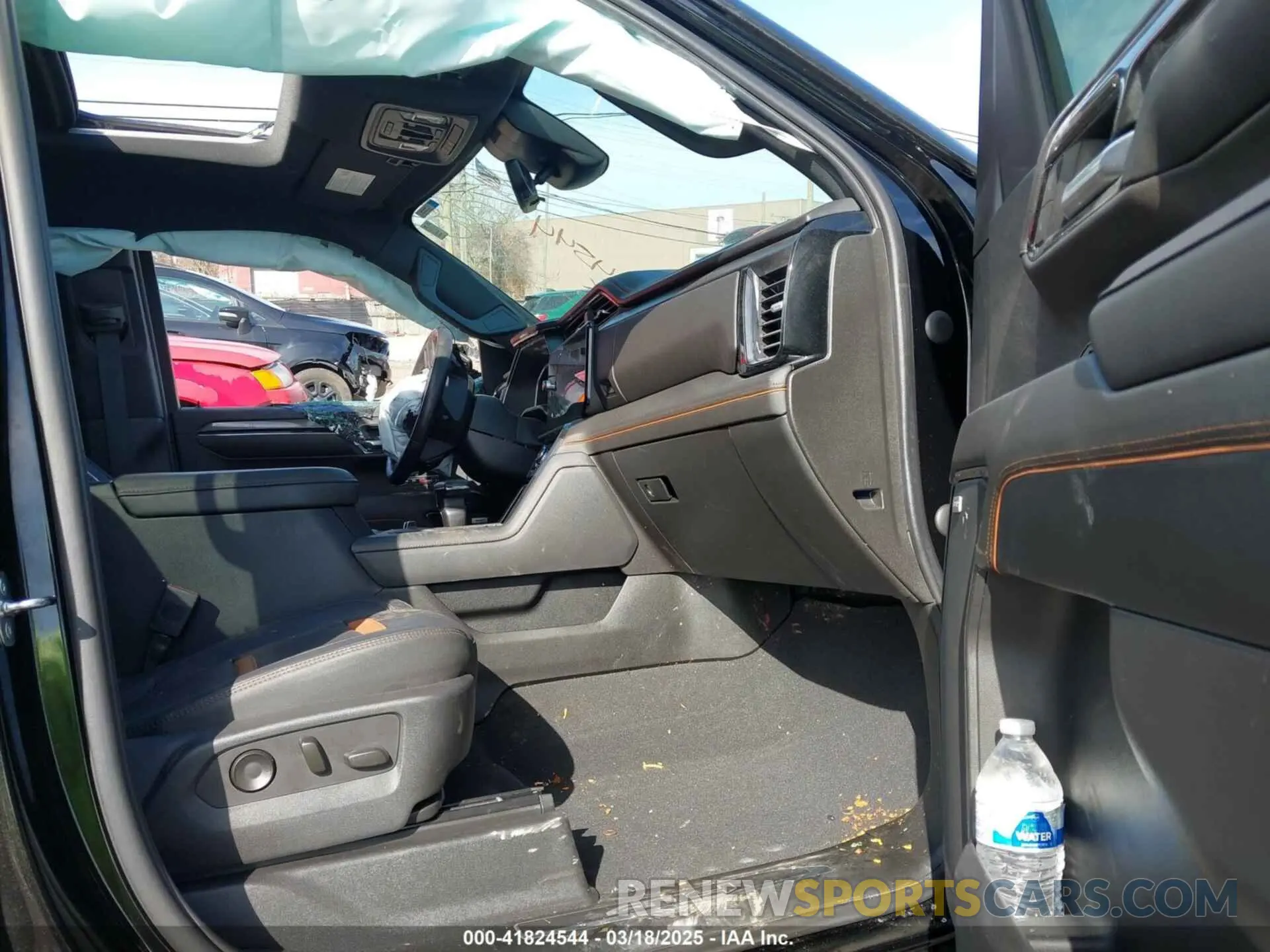 5 Photograph of a damaged car 1GTPUEEL9NZ638687 GMC SIERRA 1500 2022