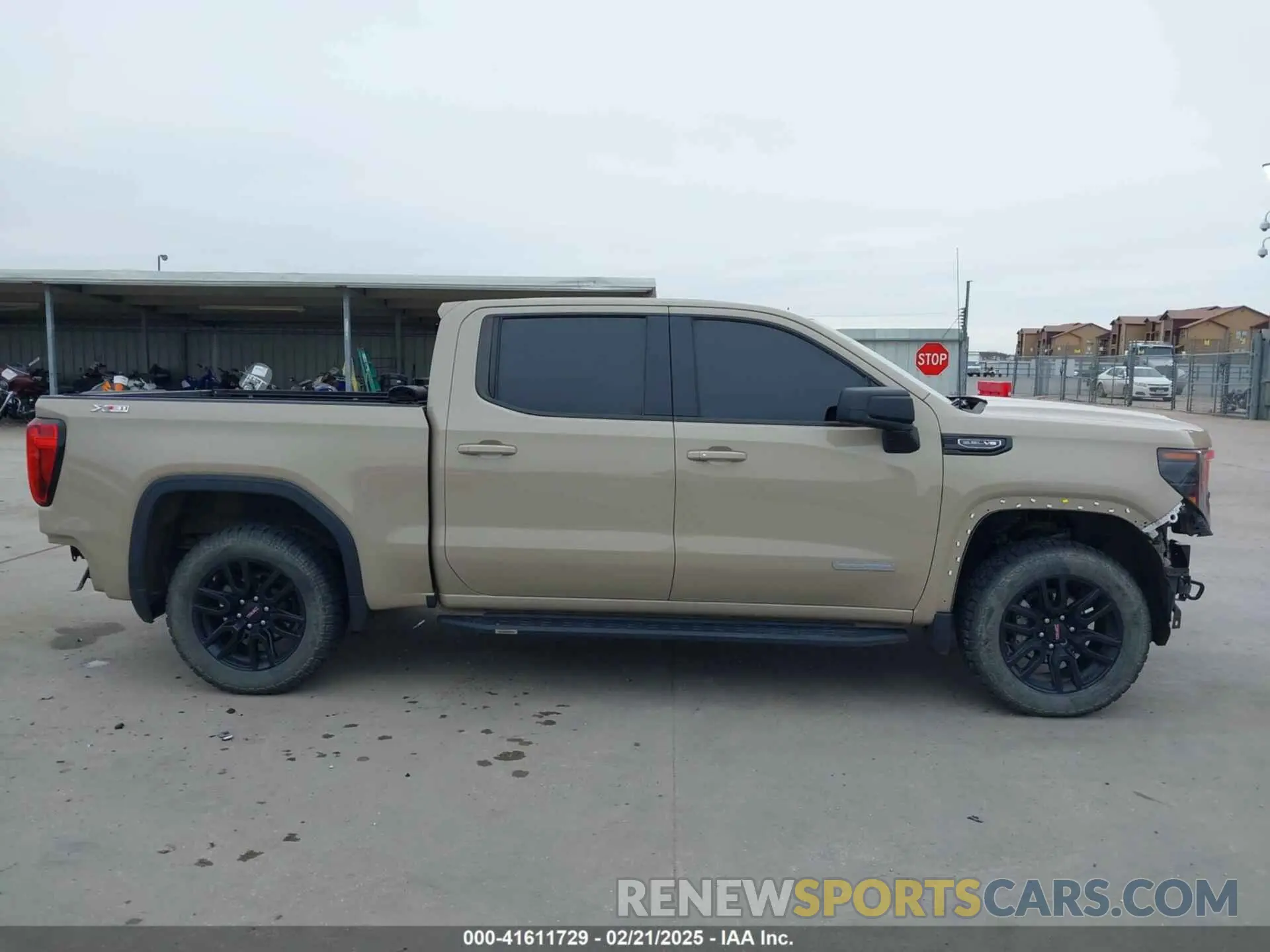 14 Photograph of a damaged car 1GTUUCED5NZ604780 GMC SIERRA 1500 2022