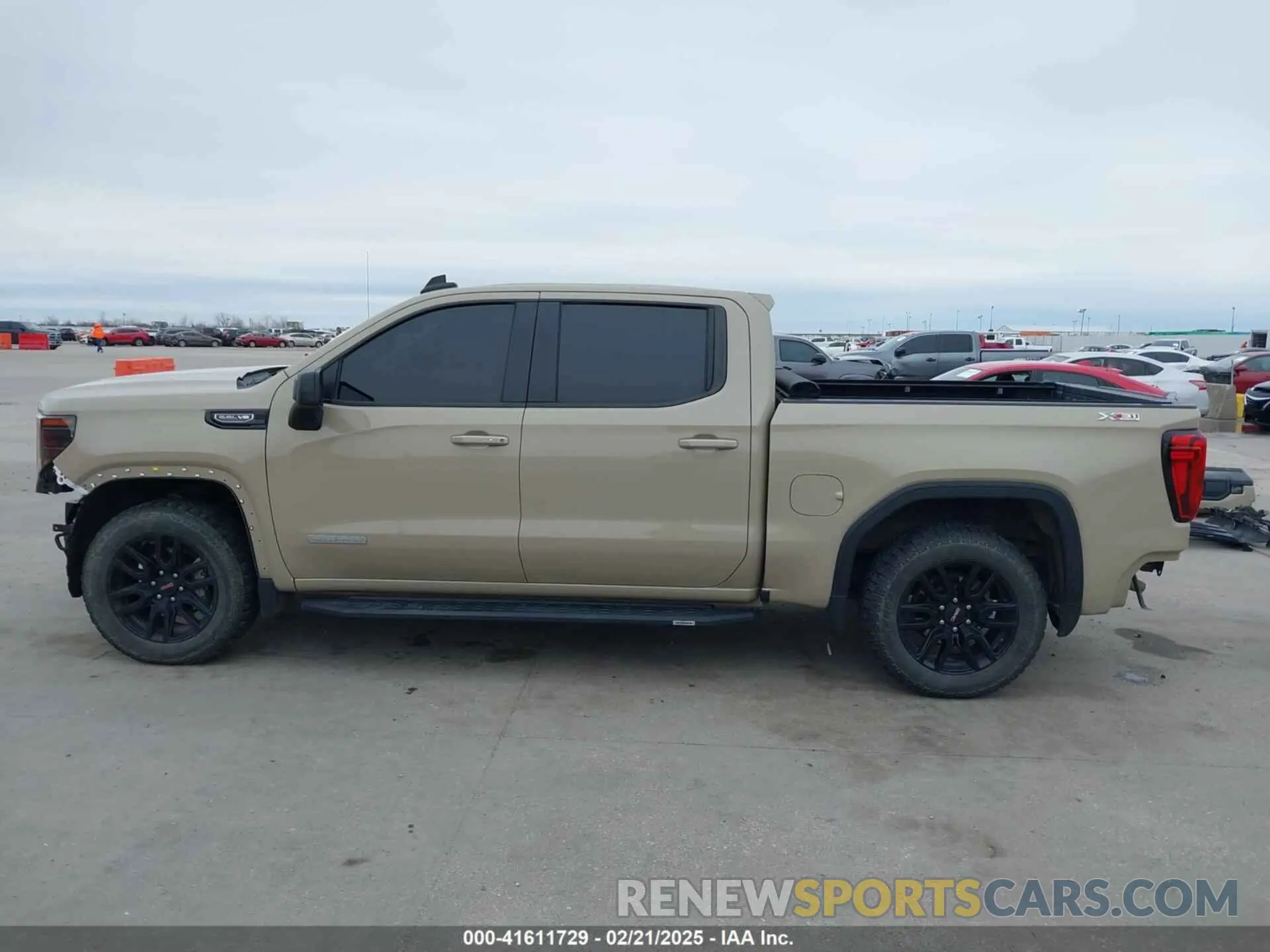 15 Photograph of a damaged car 1GTUUCED5NZ604780 GMC SIERRA 1500 2022