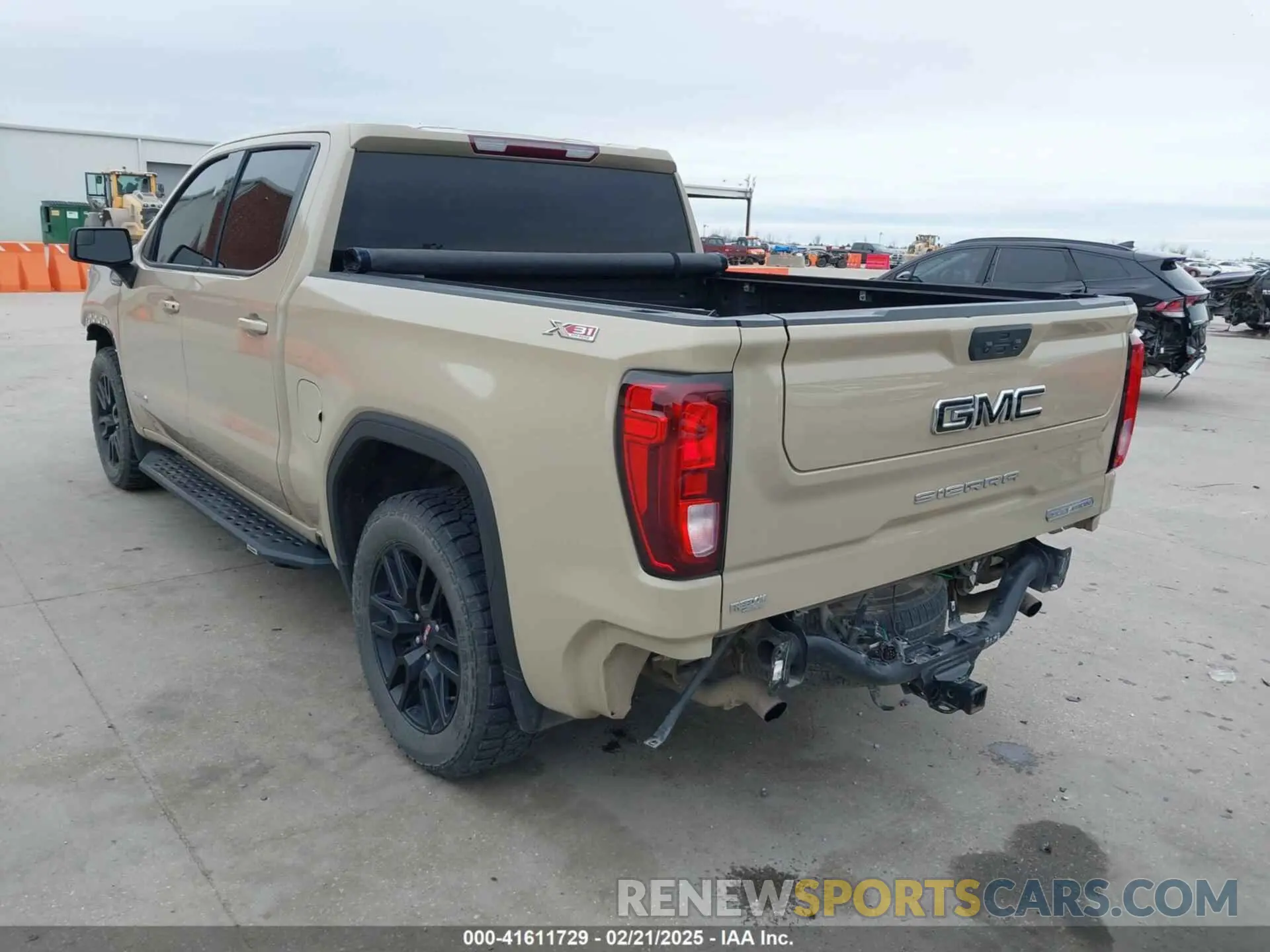 3 Photograph of a damaged car 1GTUUCED5NZ604780 GMC SIERRA 1500 2022