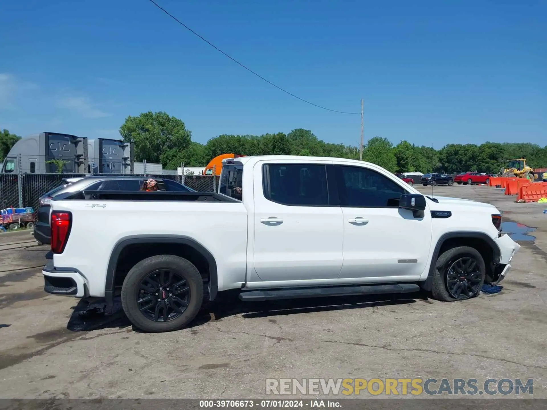 14 Photograph of a damaged car 1GTUUCED6NZ530401 GMC SIERRA 1500 2022