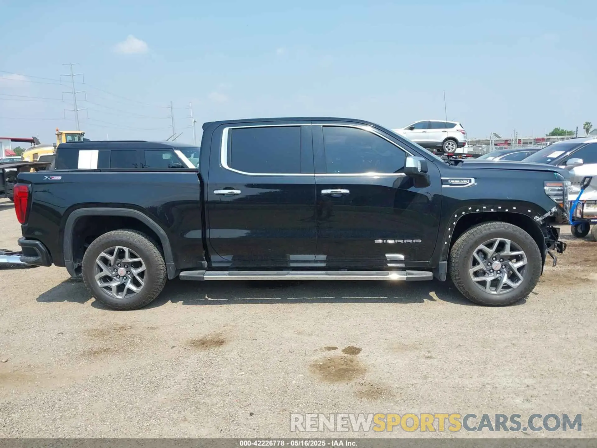 14 Photograph of a damaged car 1GTUUDED1NZ646000 GMC SIERRA 1500 2022