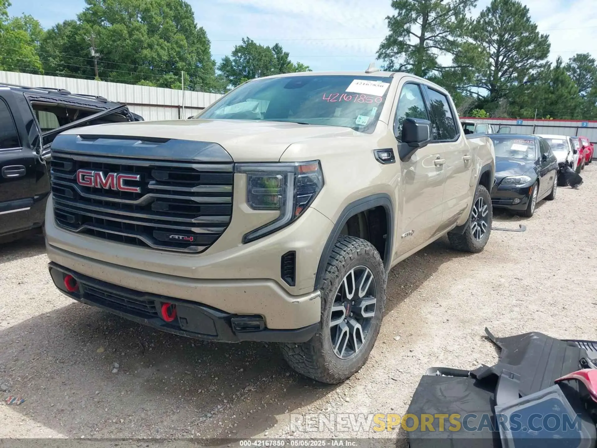 2 Photograph of a damaged car 1GTUUEET3NZ611472 GMC SIERRA 1500 2022