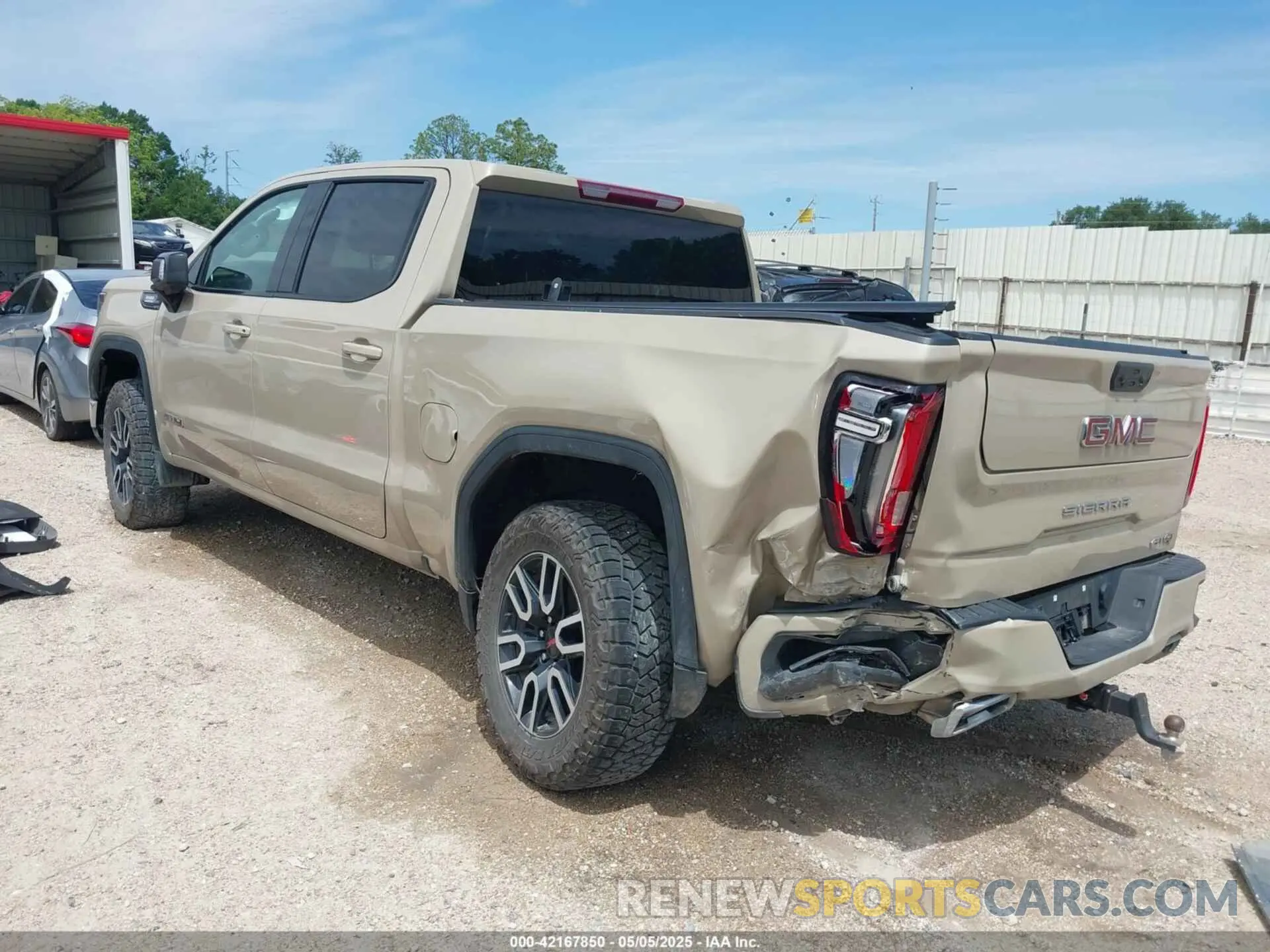 3 Photograph of a damaged car 1GTUUEET3NZ611472 GMC SIERRA 1500 2022
