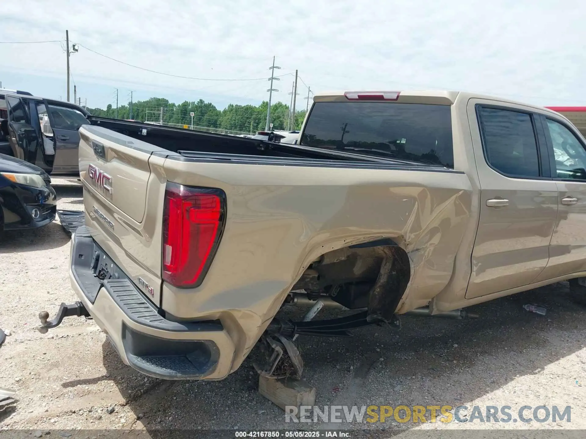 6 Photograph of a damaged car 1GTUUEET3NZ611472 GMC SIERRA 1500 2022
