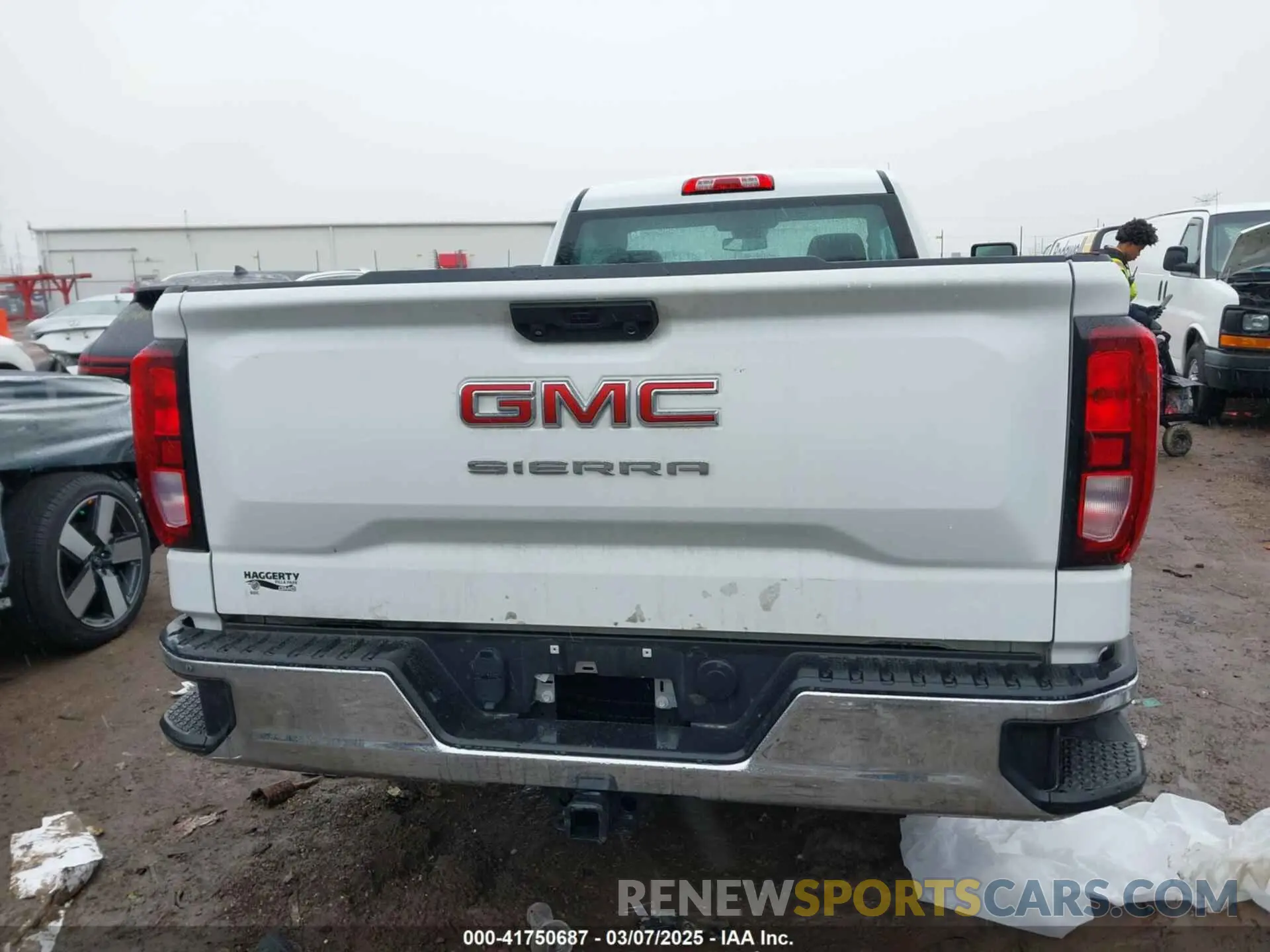 16 Photograph of a damaged car 3GTNHAEK2NG604974 GMC SIERRA 1500 2022