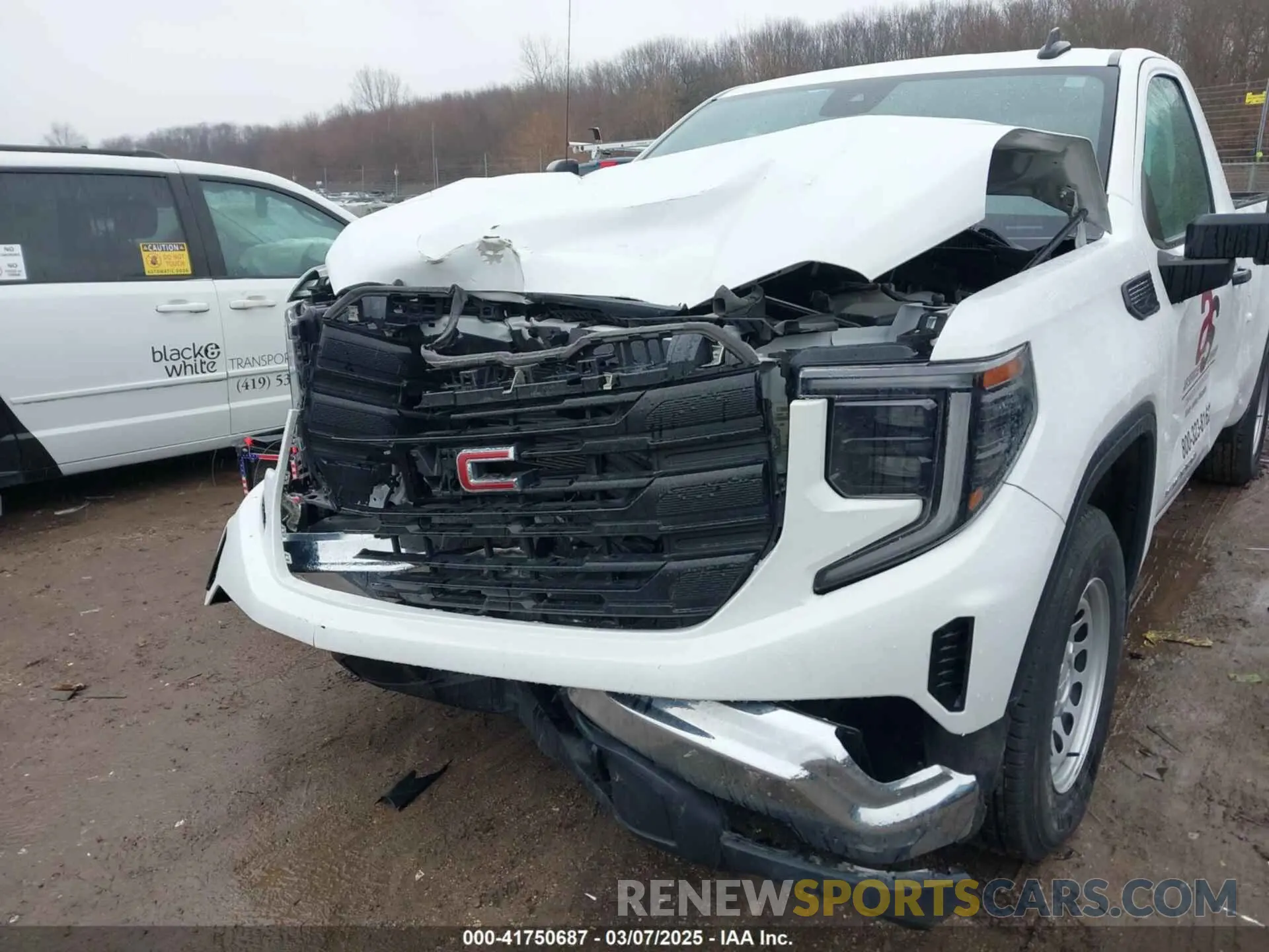18 Photograph of a damaged car 3GTNHAEK2NG604974 GMC SIERRA 1500 2022
