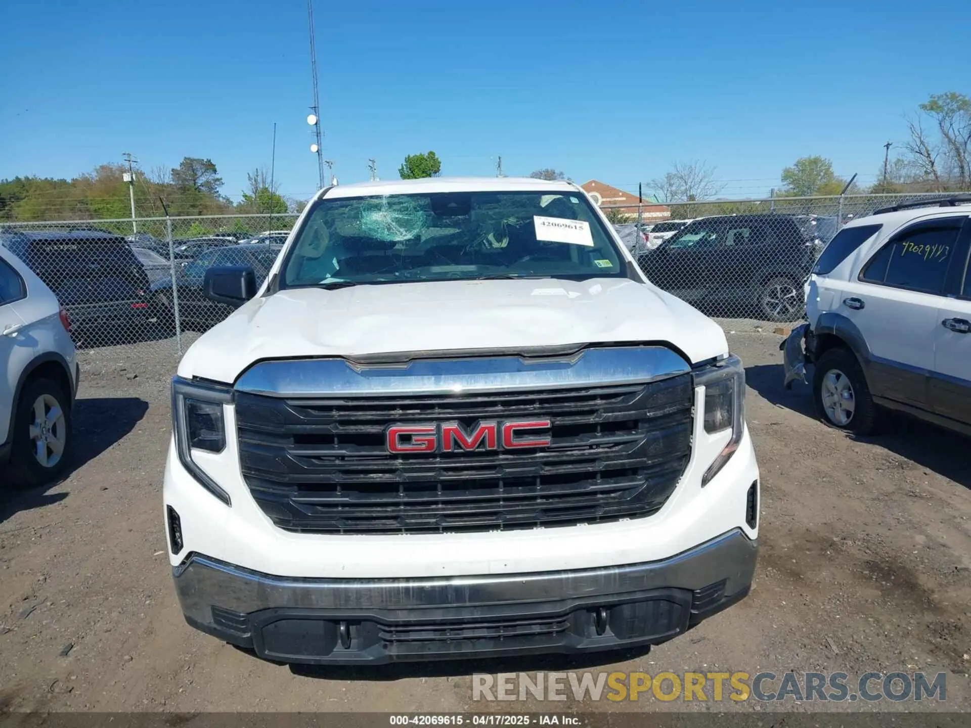 11 Photograph of a damaged car 3GTNUAEK6NG621143 GMC SIERRA 1500 2022