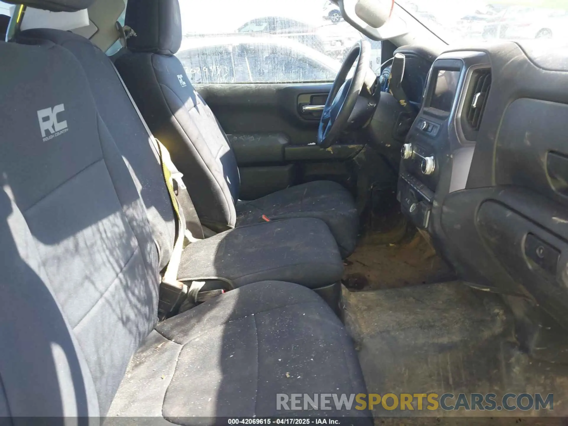 5 Photograph of a damaged car 3GTNUAEK6NG621143 GMC SIERRA 1500 2022