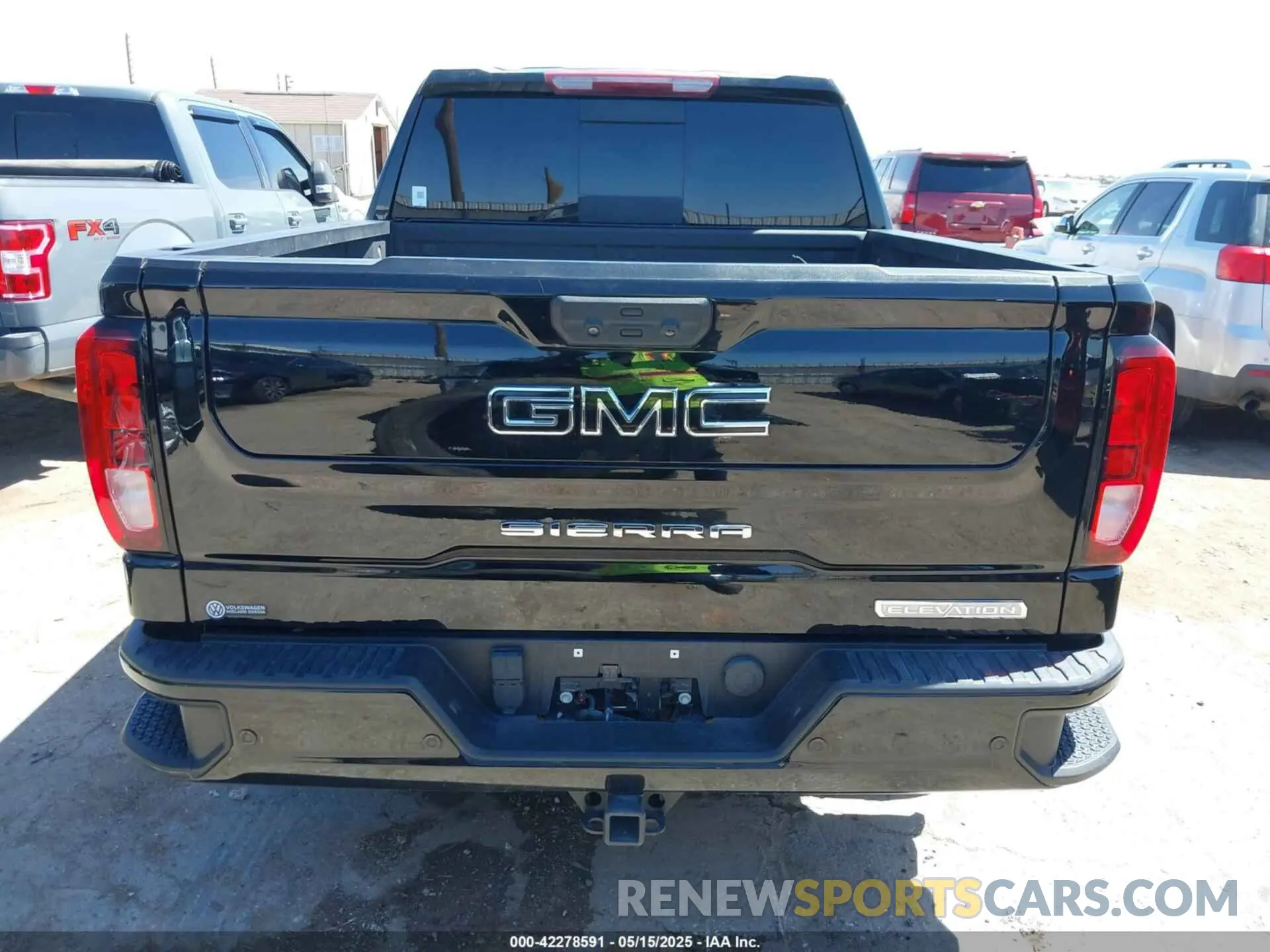 16 Photograph of a damaged car 3GTPHCEDXNG525803 GMC SIERRA 1500 2022