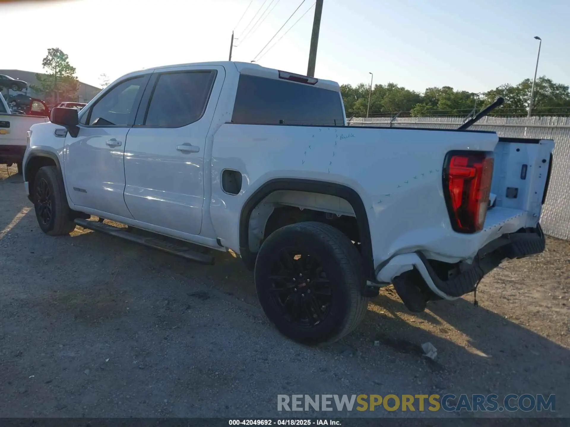 3 Photograph of a damaged car 3GTPHCEK6NG615092 GMC SIERRA 1500 2022