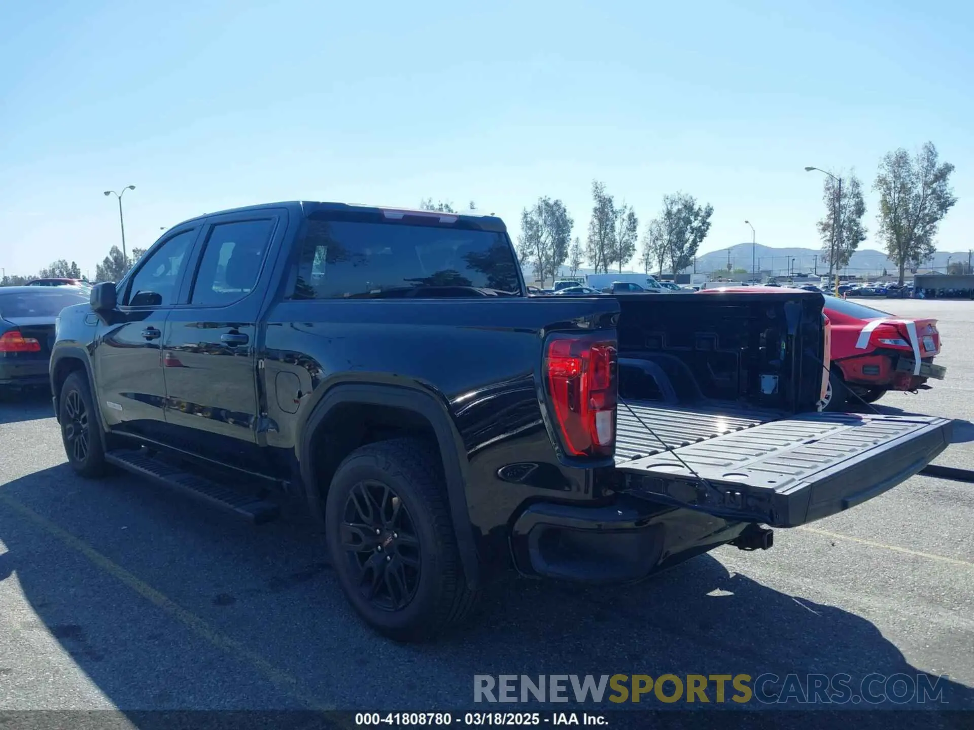 3 Photograph of a damaged car 3GTPHCEK9NG621923 GMC SIERRA 1500 2022