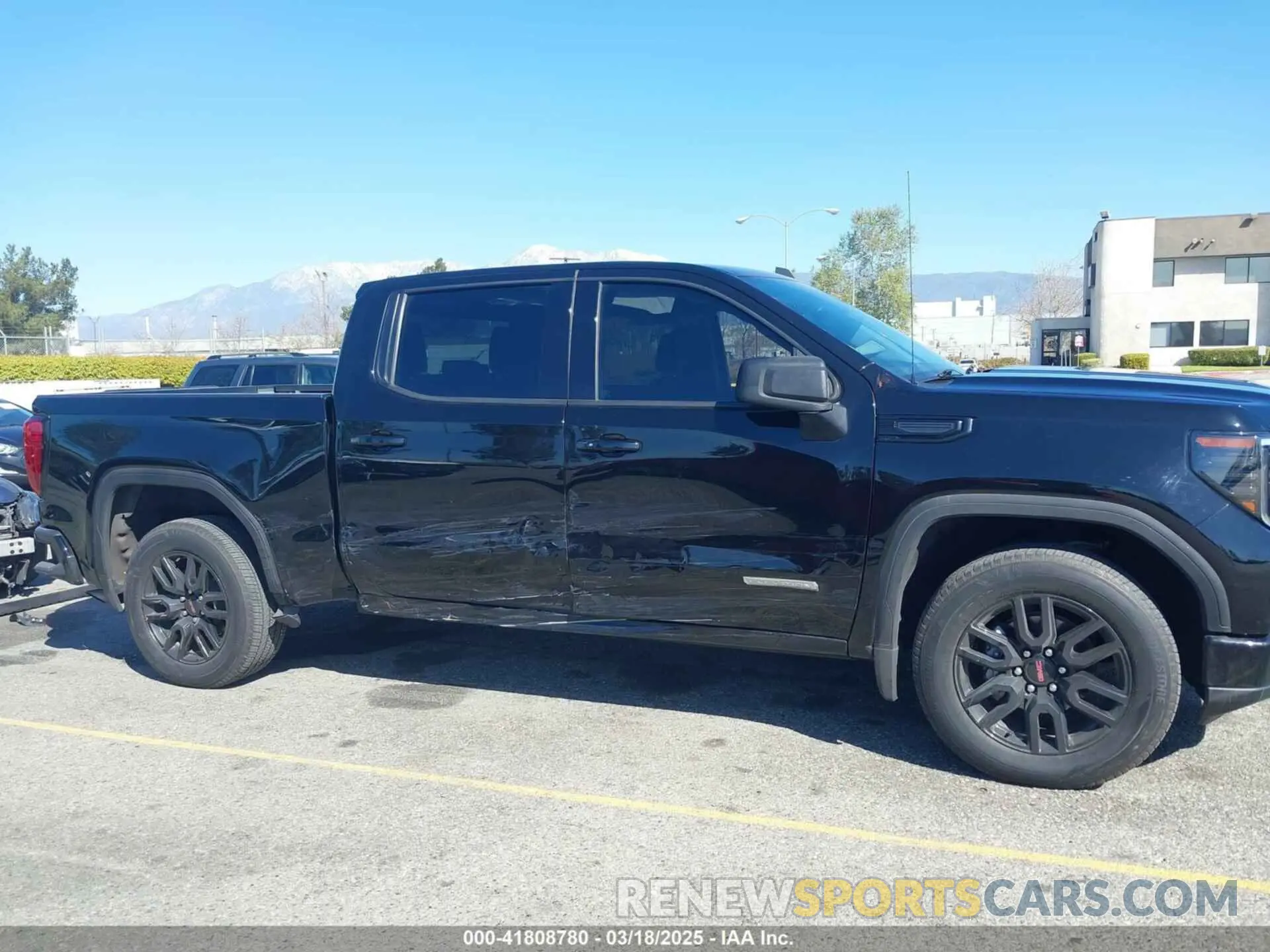 6 Photograph of a damaged car 3GTPHCEK9NG621923 GMC SIERRA 1500 2022