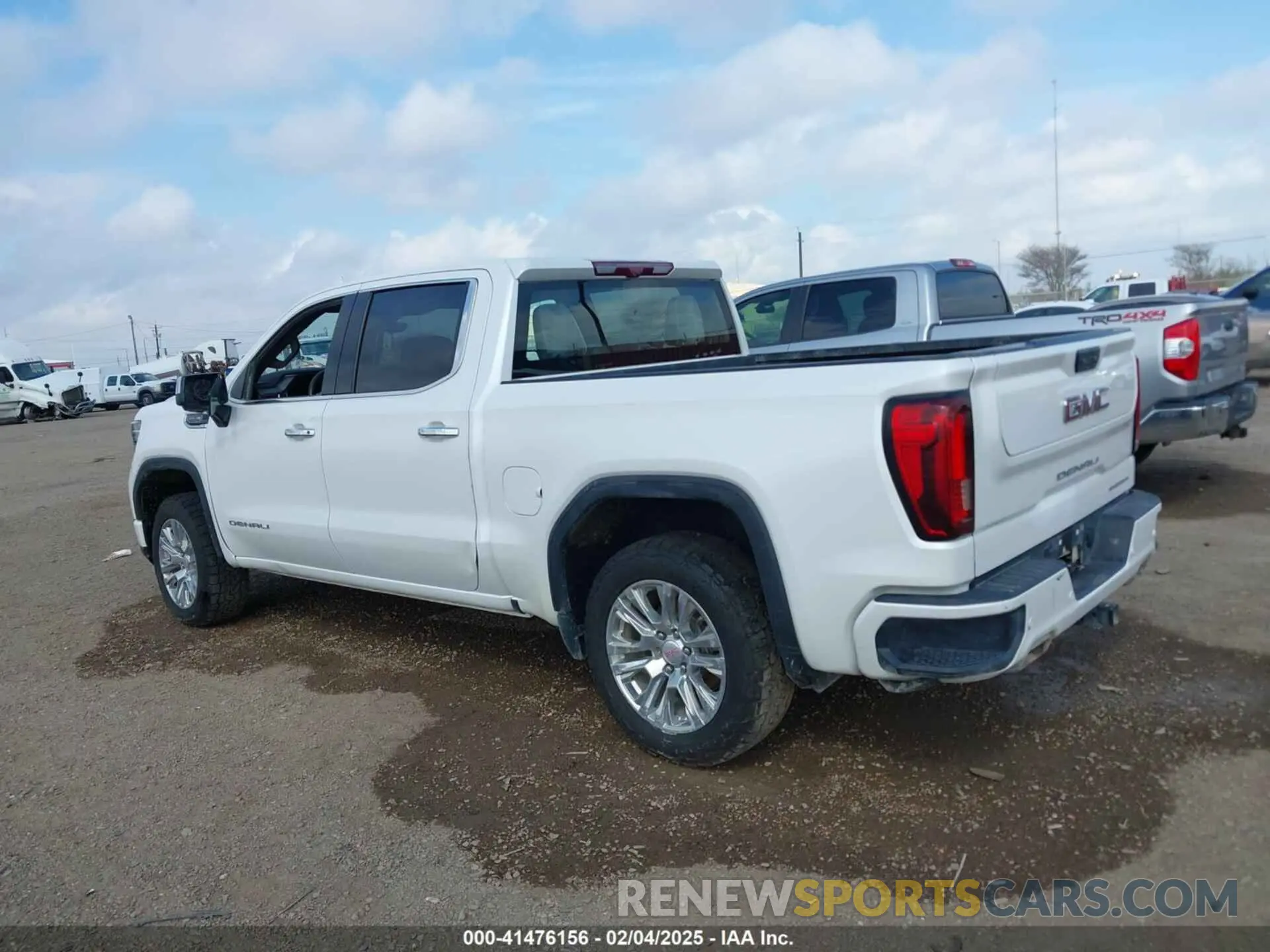 13 Photograph of a damaged car 3GTPHGED3NG680782 GMC SIERRA 1500 2022