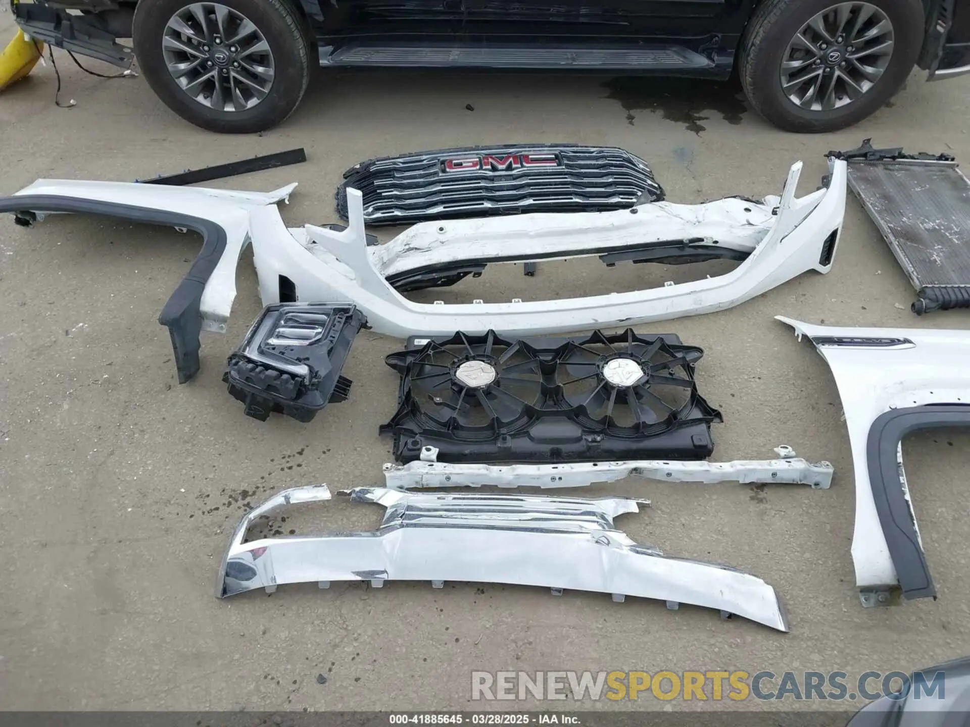 12 Photograph of a damaged car 3GTPHGEDXNG686286 GMC SIERRA 1500 2022