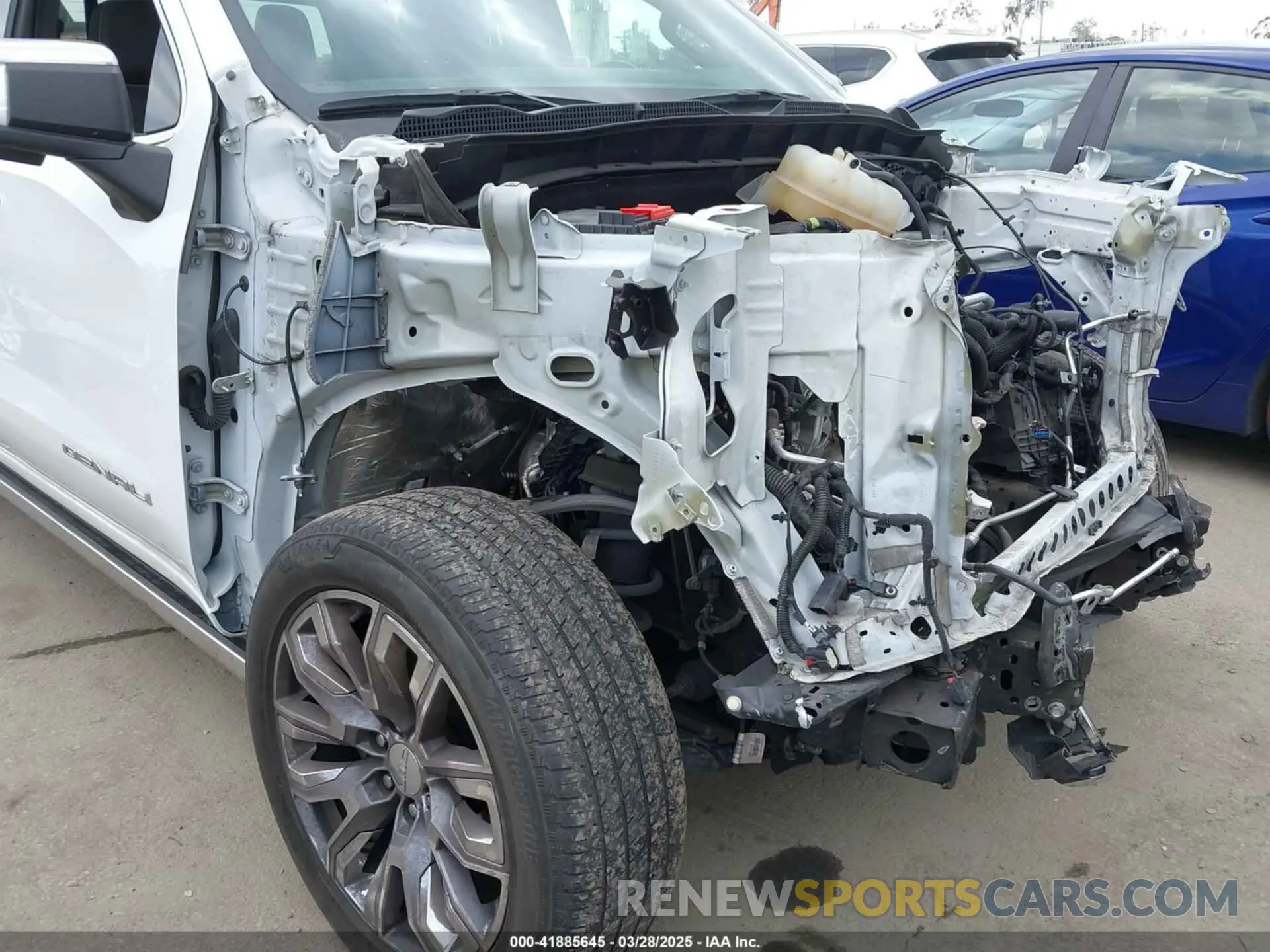 18 Photograph of a damaged car 3GTPHGEDXNG686286 GMC SIERRA 1500 2022