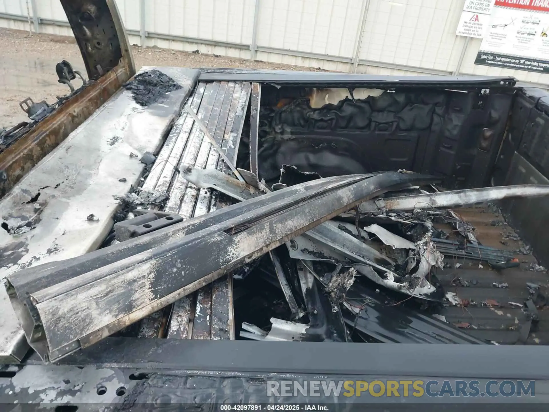 12 Photograph of a damaged car 3GTPHGET5NG613690 GMC SIERRA 1500 2022
