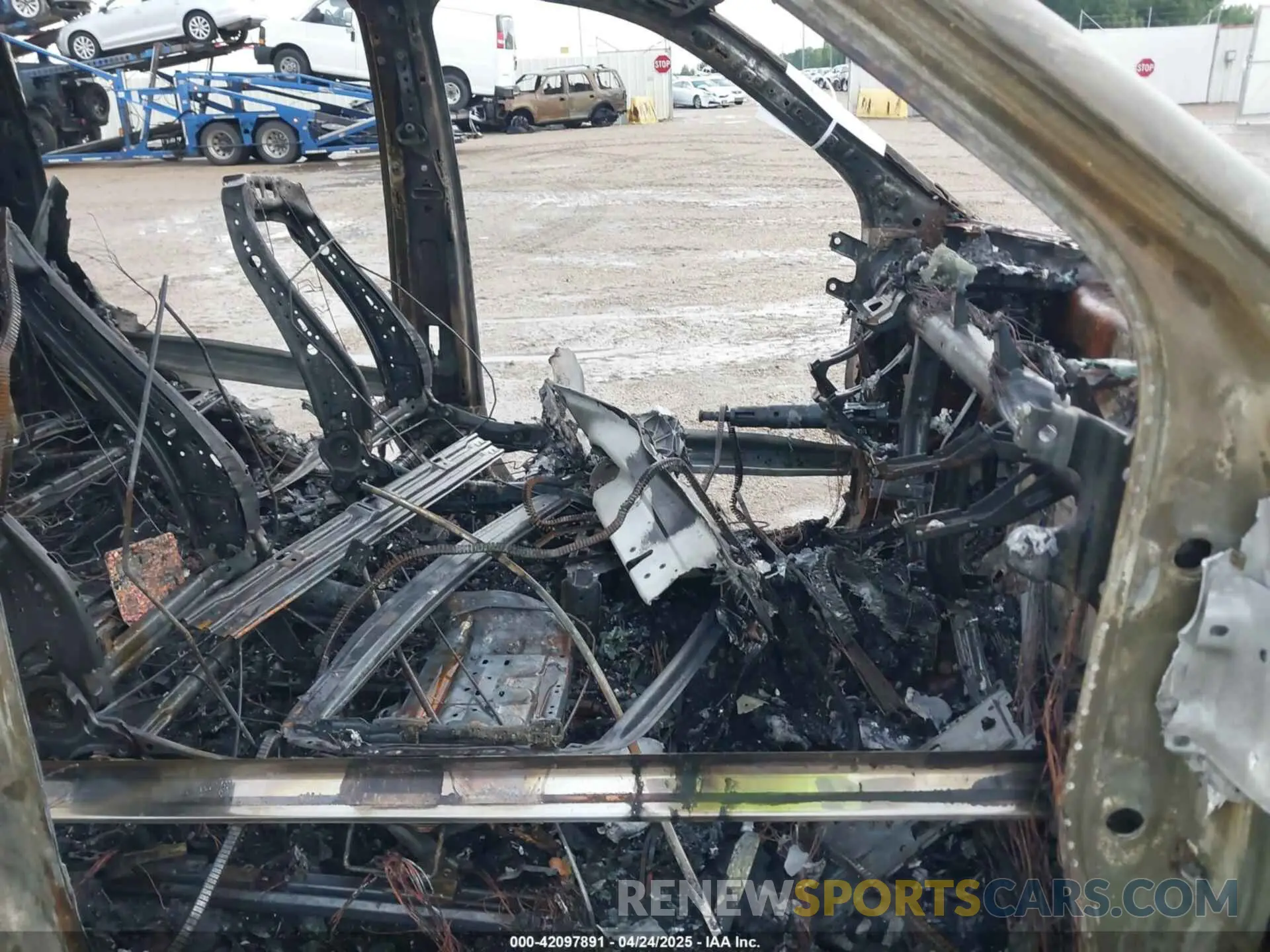 5 Photograph of a damaged car 3GTPHGET5NG613690 GMC SIERRA 1500 2022
