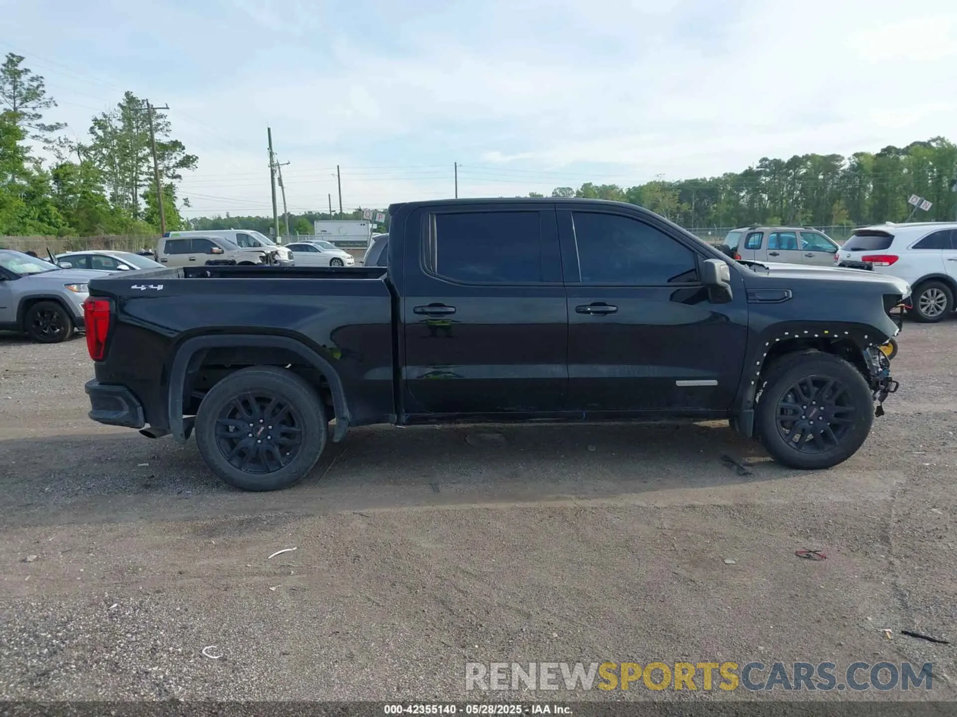 14 Photograph of a damaged car 3GTPUCEK1NG544010 GMC SIERRA 1500 2022